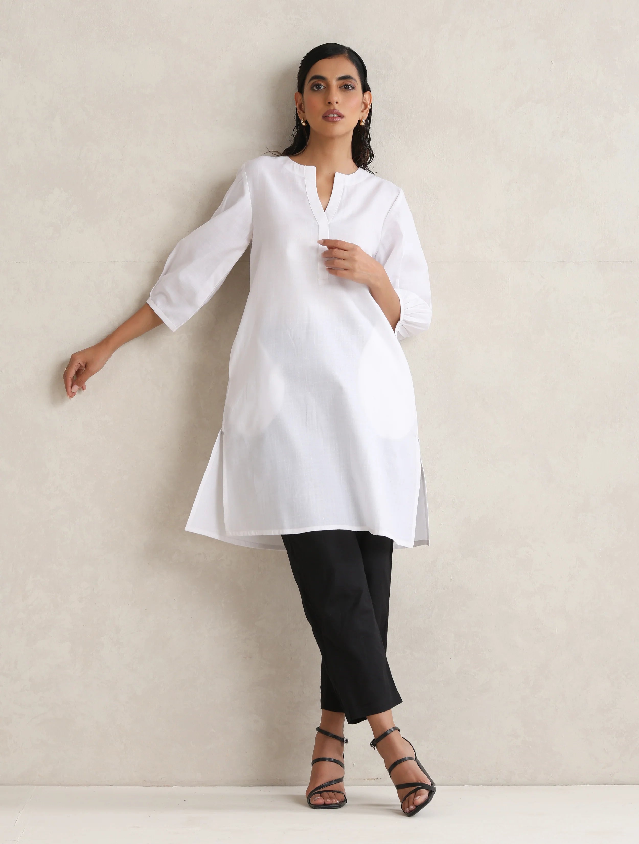 trueBrowns White Cotton Blend Short Kurta