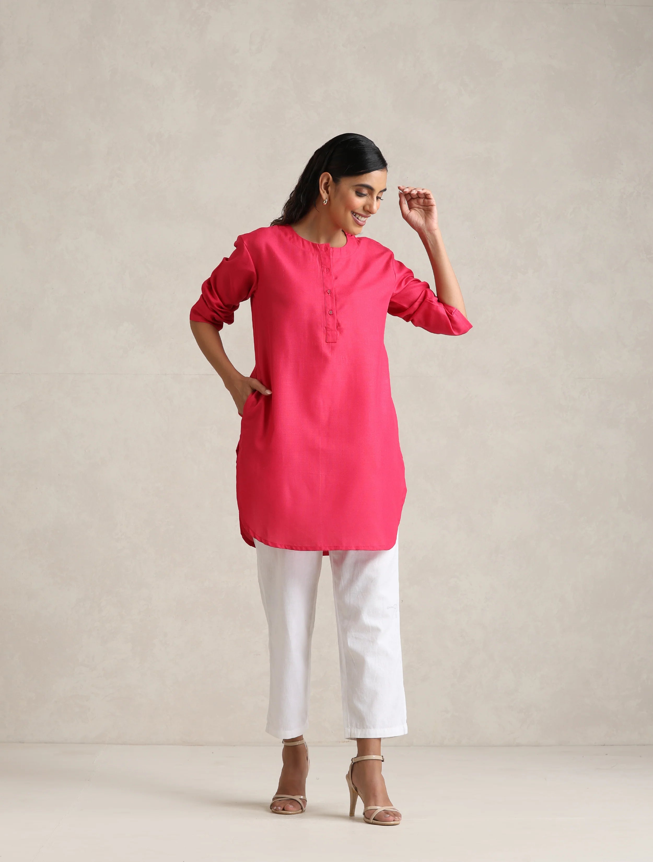 trueBrowns Fuchsia Cotton Blend Short Kurta