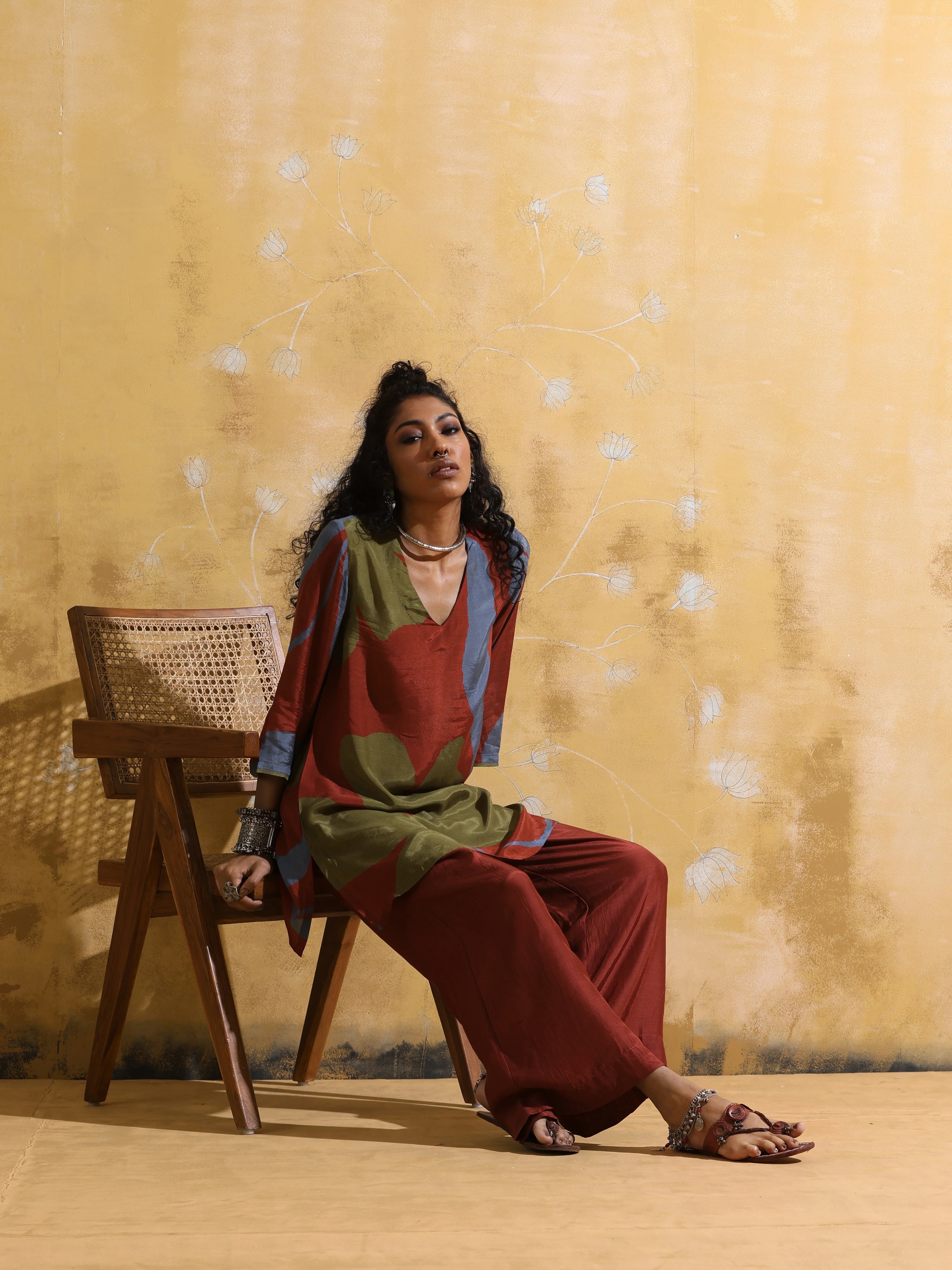 trueBrowns Rust Red Green Floral Print Muslin Silk Co-ord Set with Flared Pants