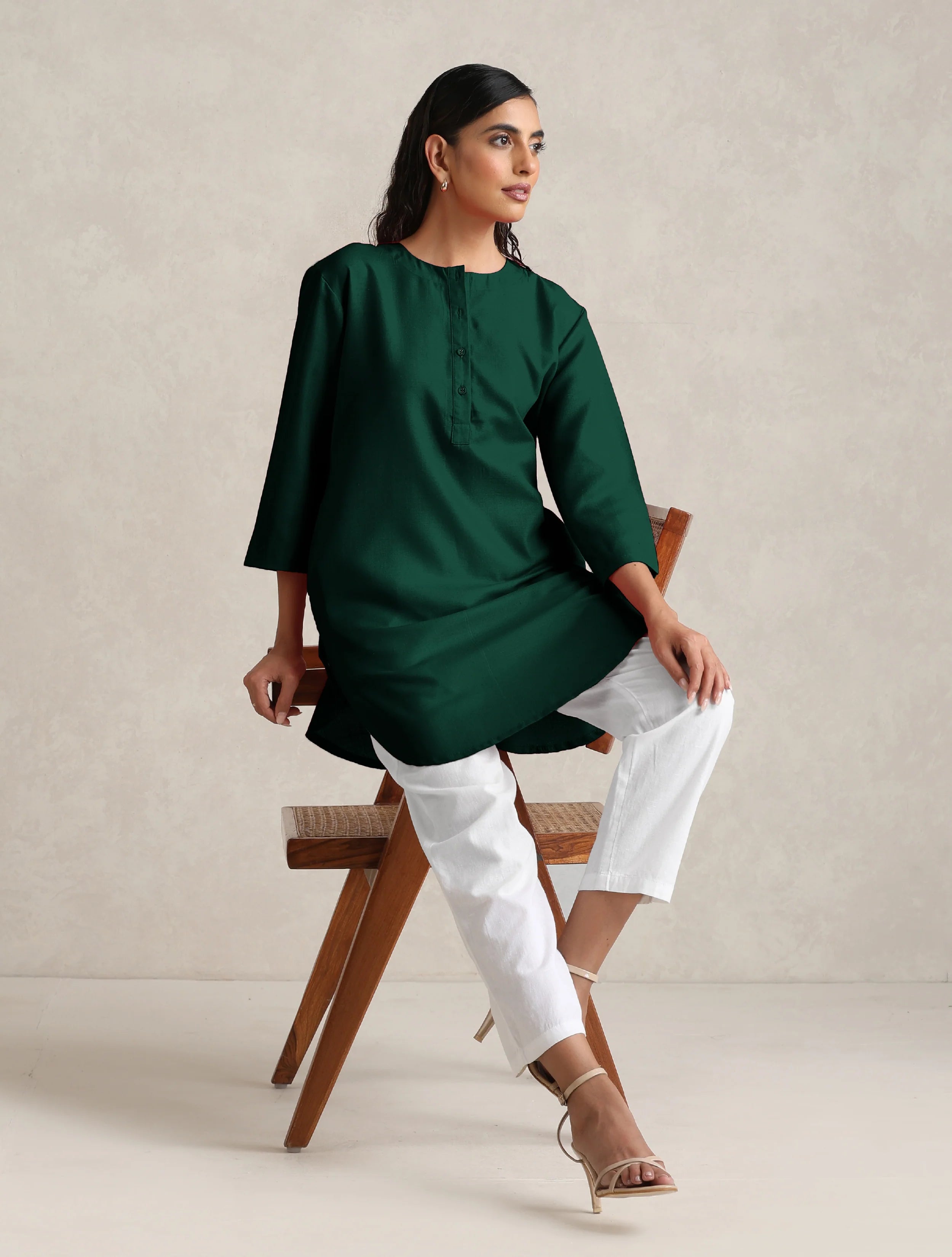 trueBrowns Dark Green Cotton Blend Short Kurta