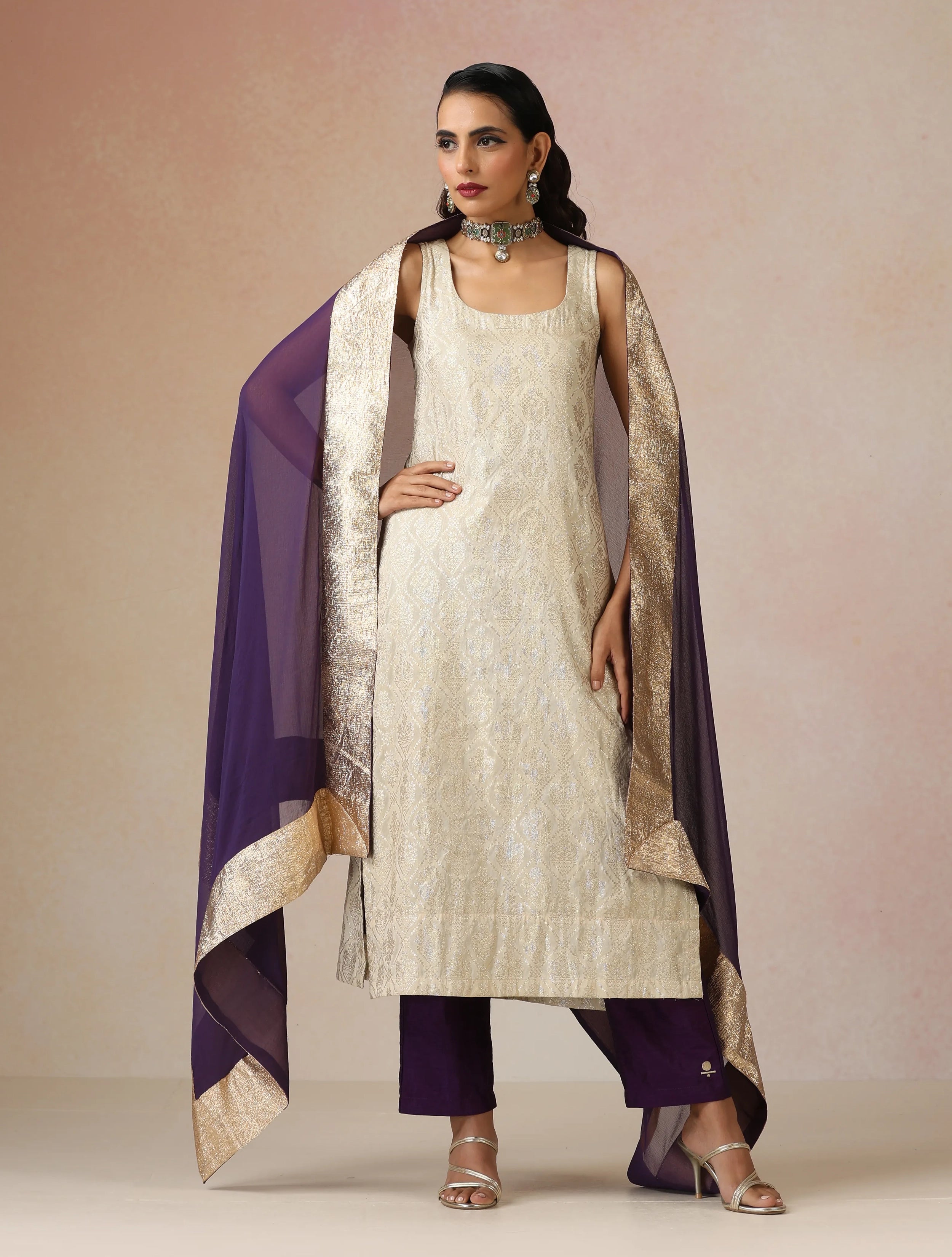 trueBrowns Ivory Brocade Sleeveless Straight Kurta Set