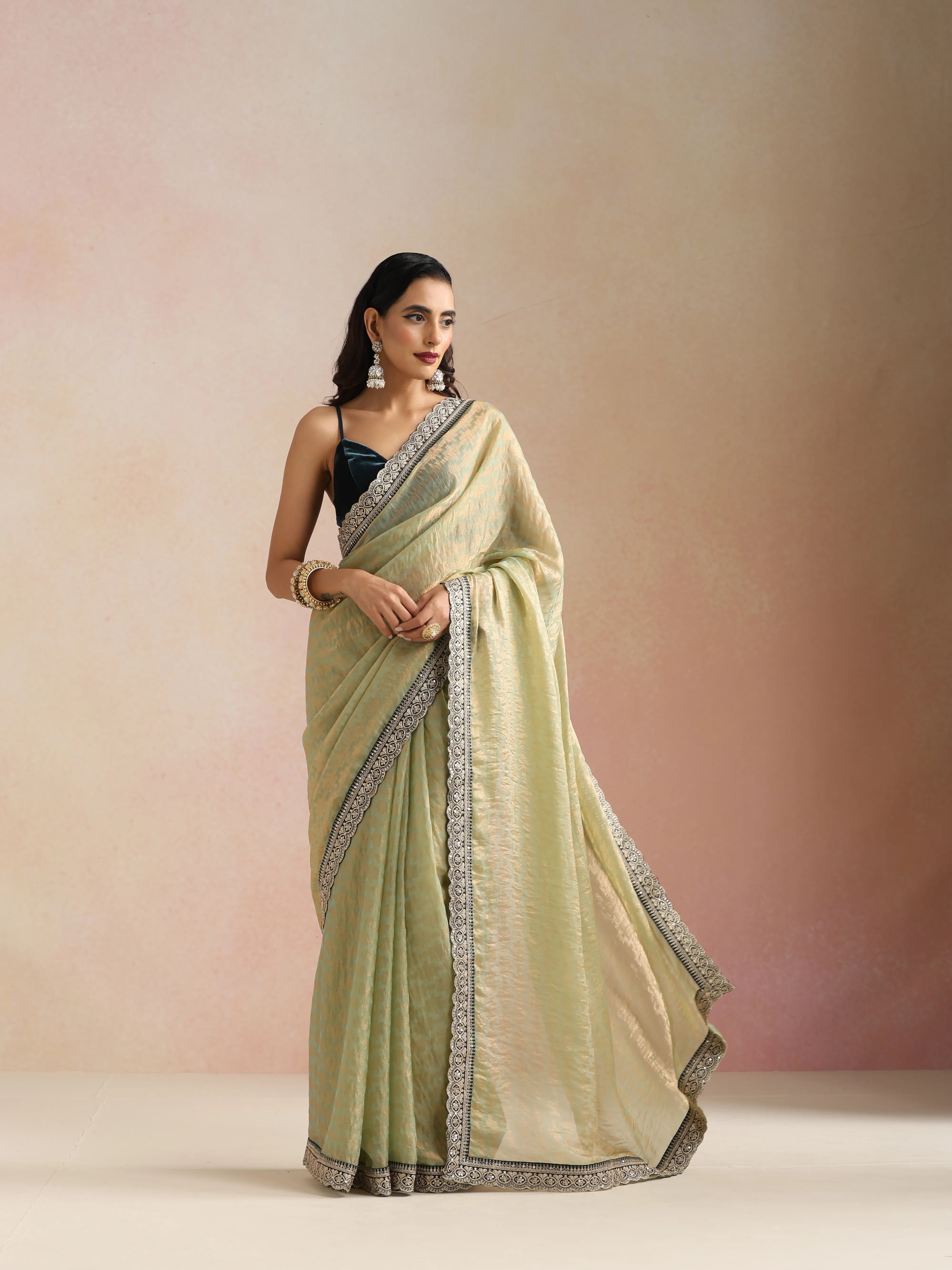 trueBrowns Green Geometric Weave Saree With Contract Unstitched Blouse