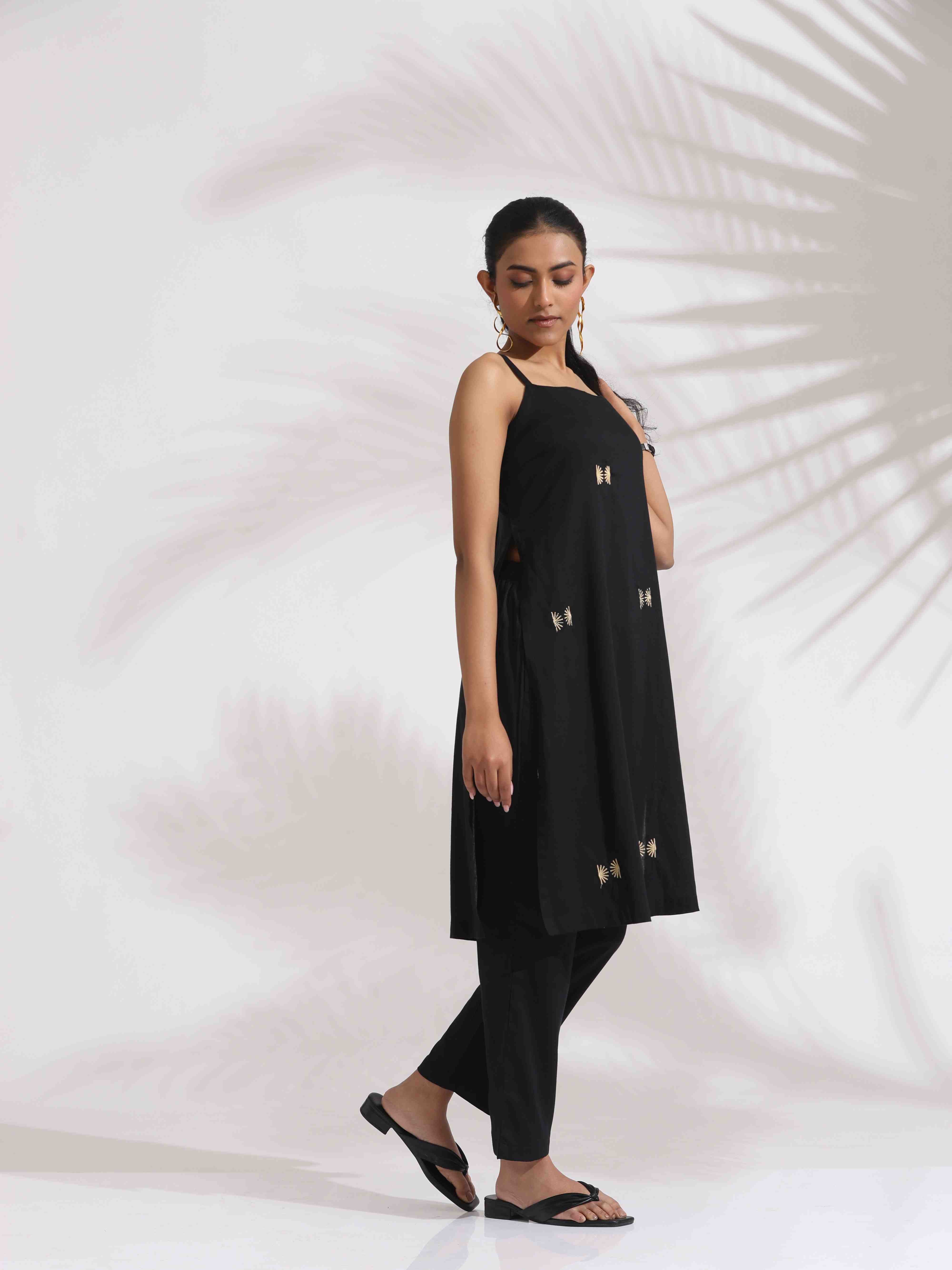 trueBrowns Black Cotton Embroidered Straight Kurta Set