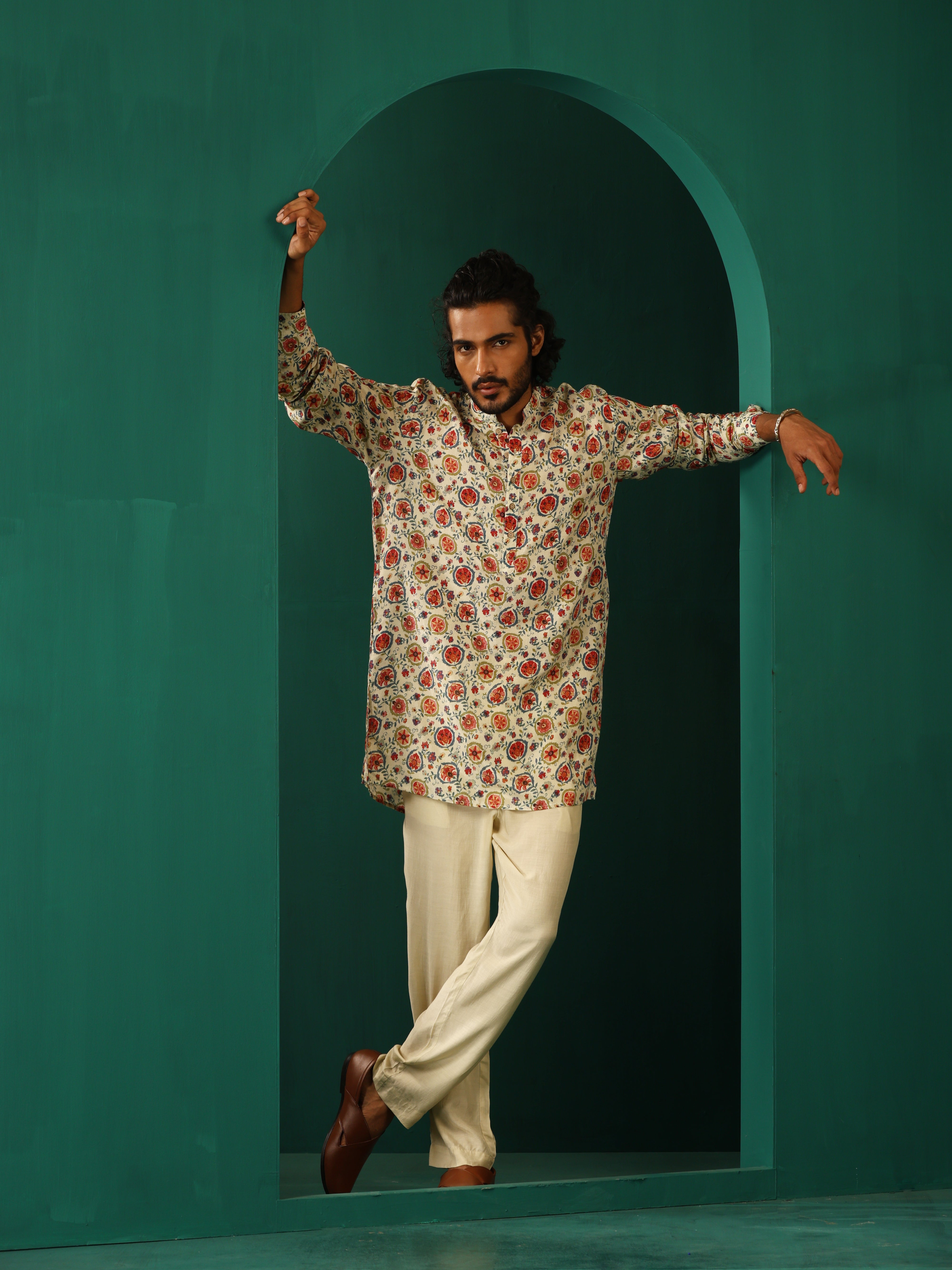 trueBrowns Men's Off White Floral Bunch Muslin Silk Printed Co-ord Set