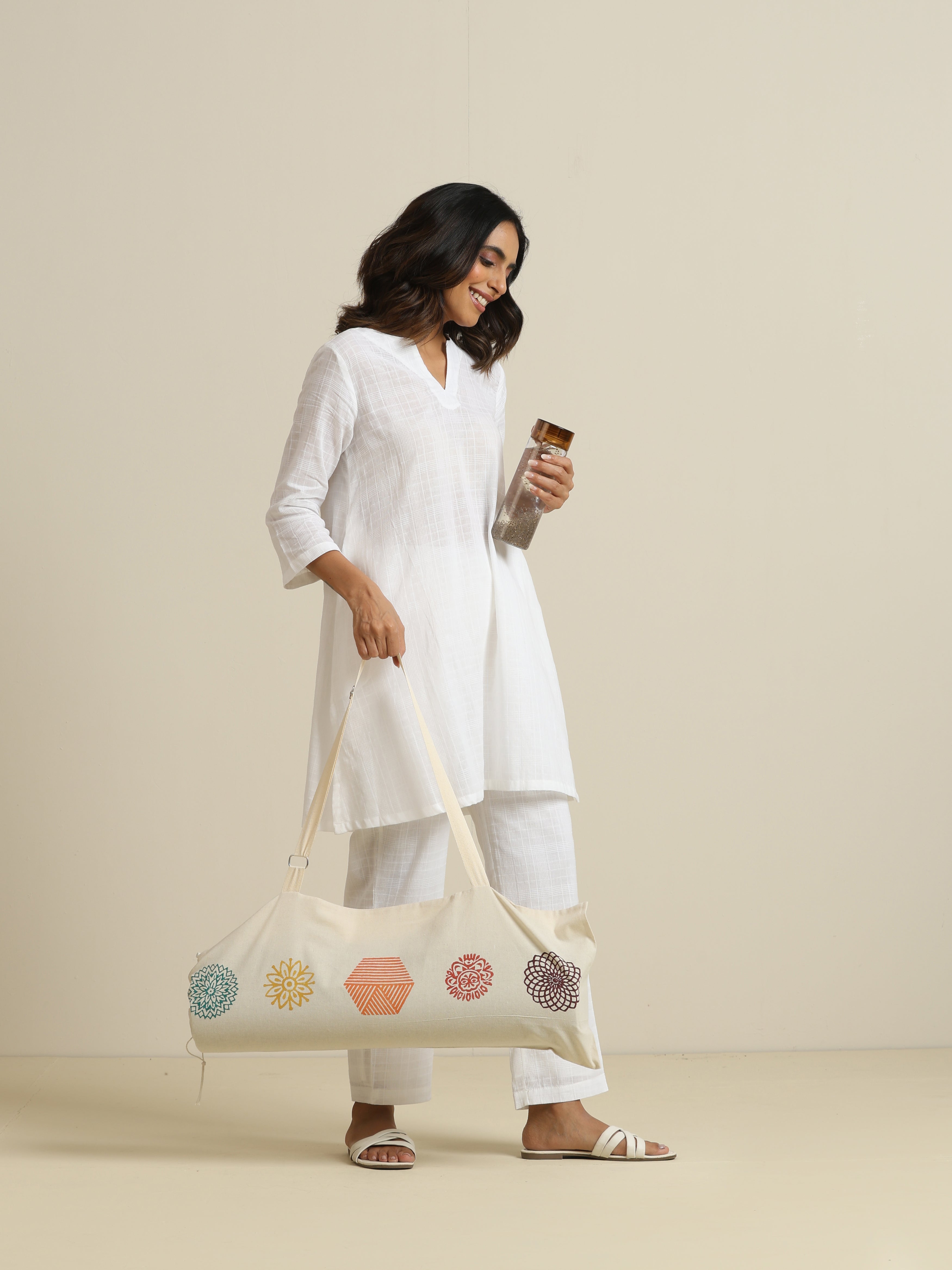 trueBrowns Off White Yoga Sleeve Bag