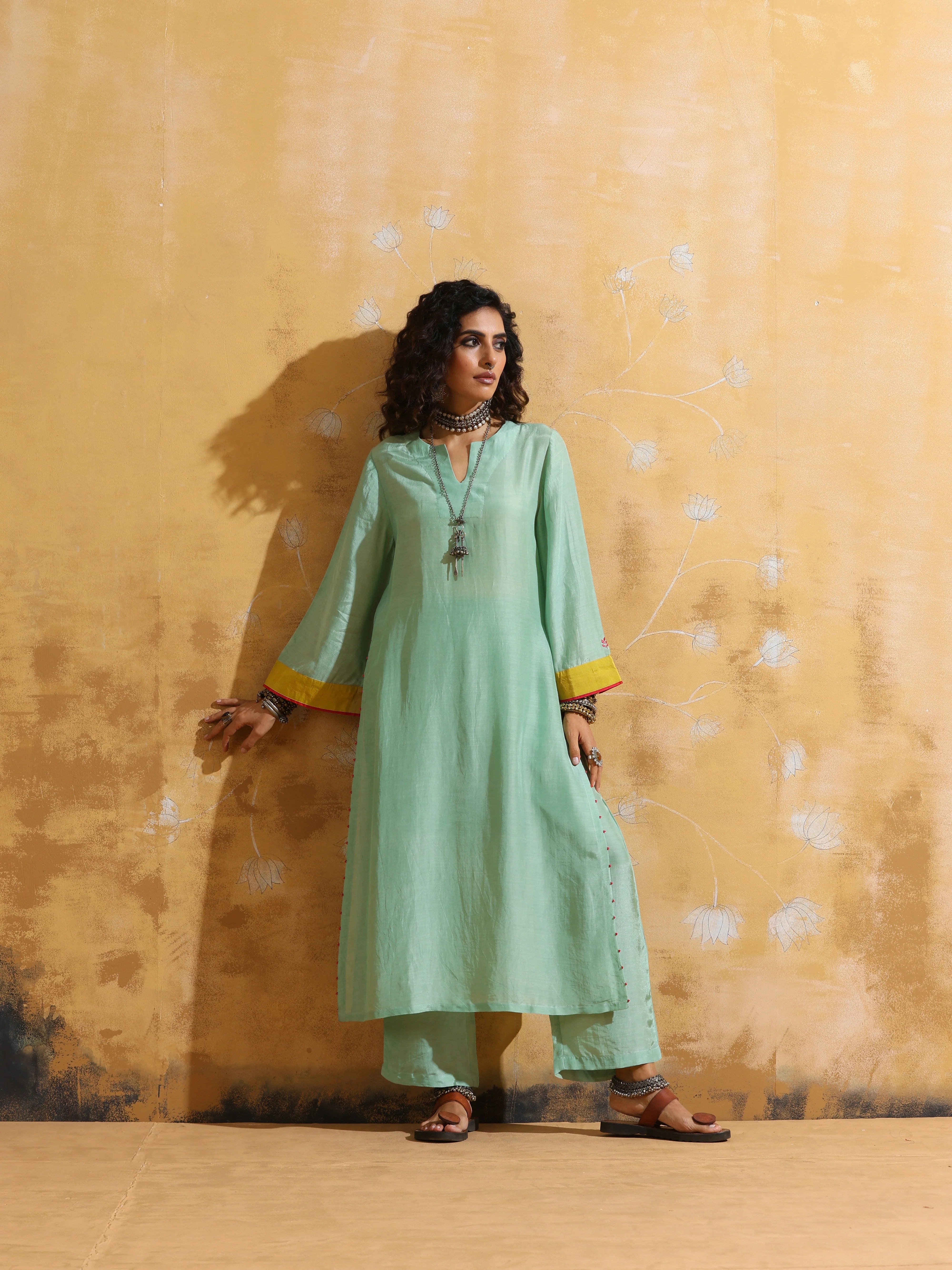 trueBrowns Mint Green Muslin Silk High-Slit Kurta Pant Set