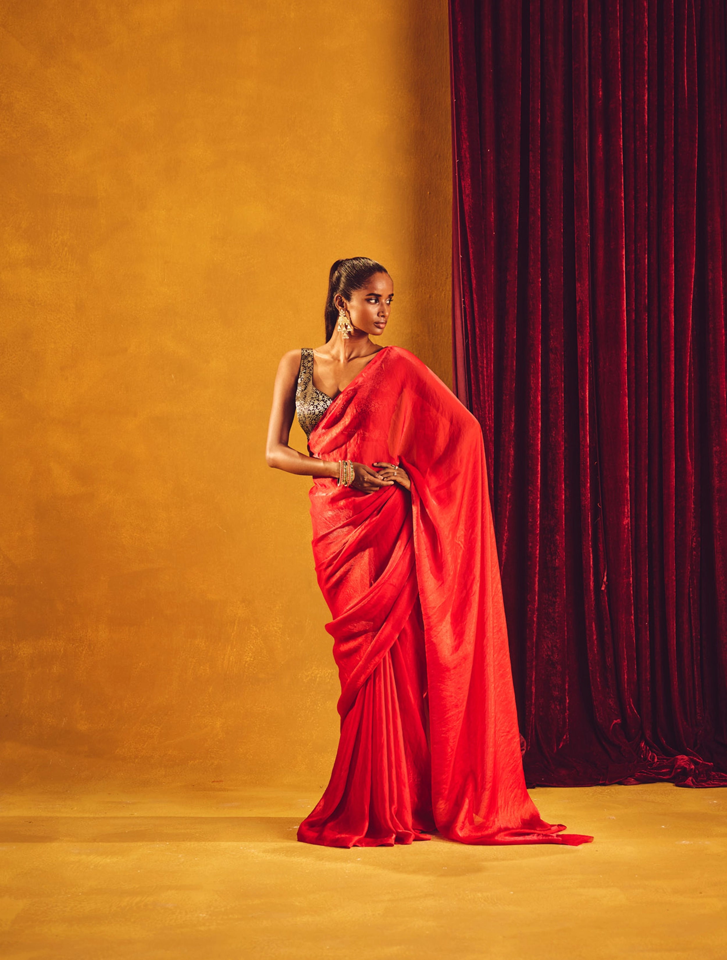 trueBrowns Red Tissue Saree With Unstitched Blouse