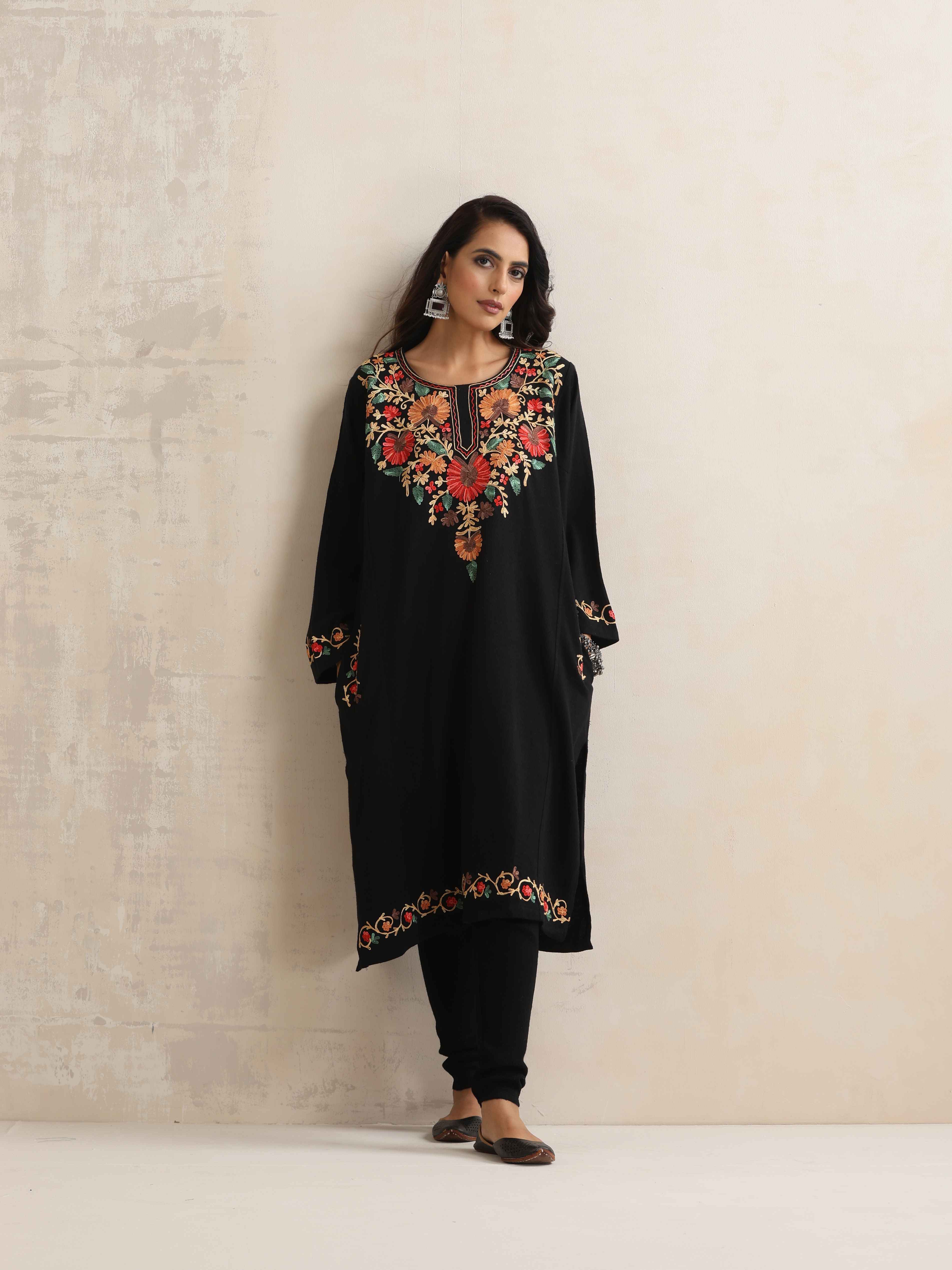 trueBrowns Black Kashmiri Floral Embroidered Woollen Phiran Kurta