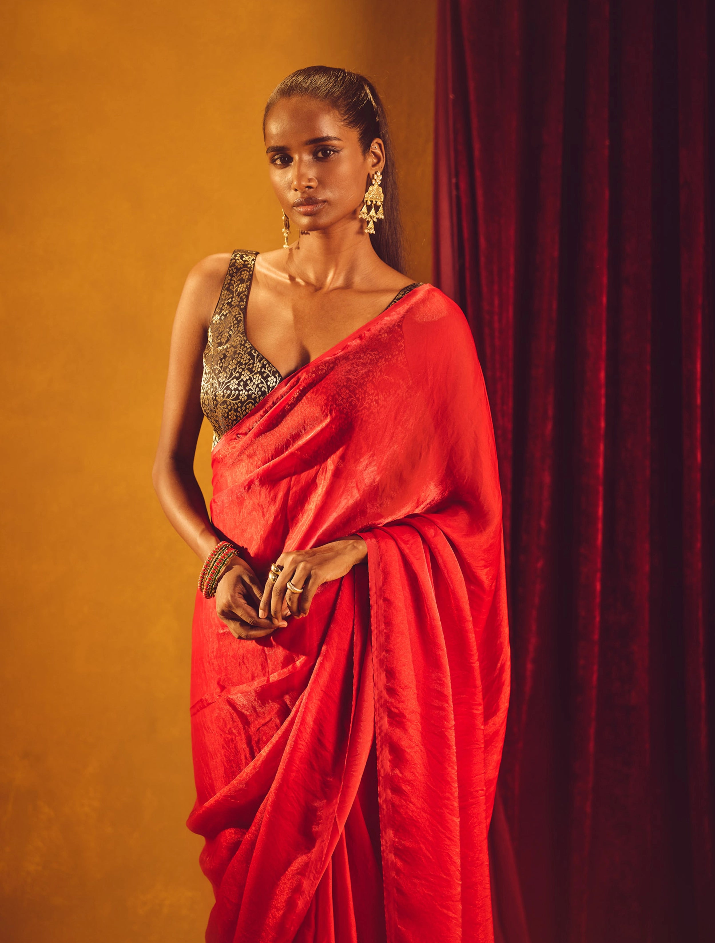 trueBrowns Red Tissue Saree With Unstitched Blouse