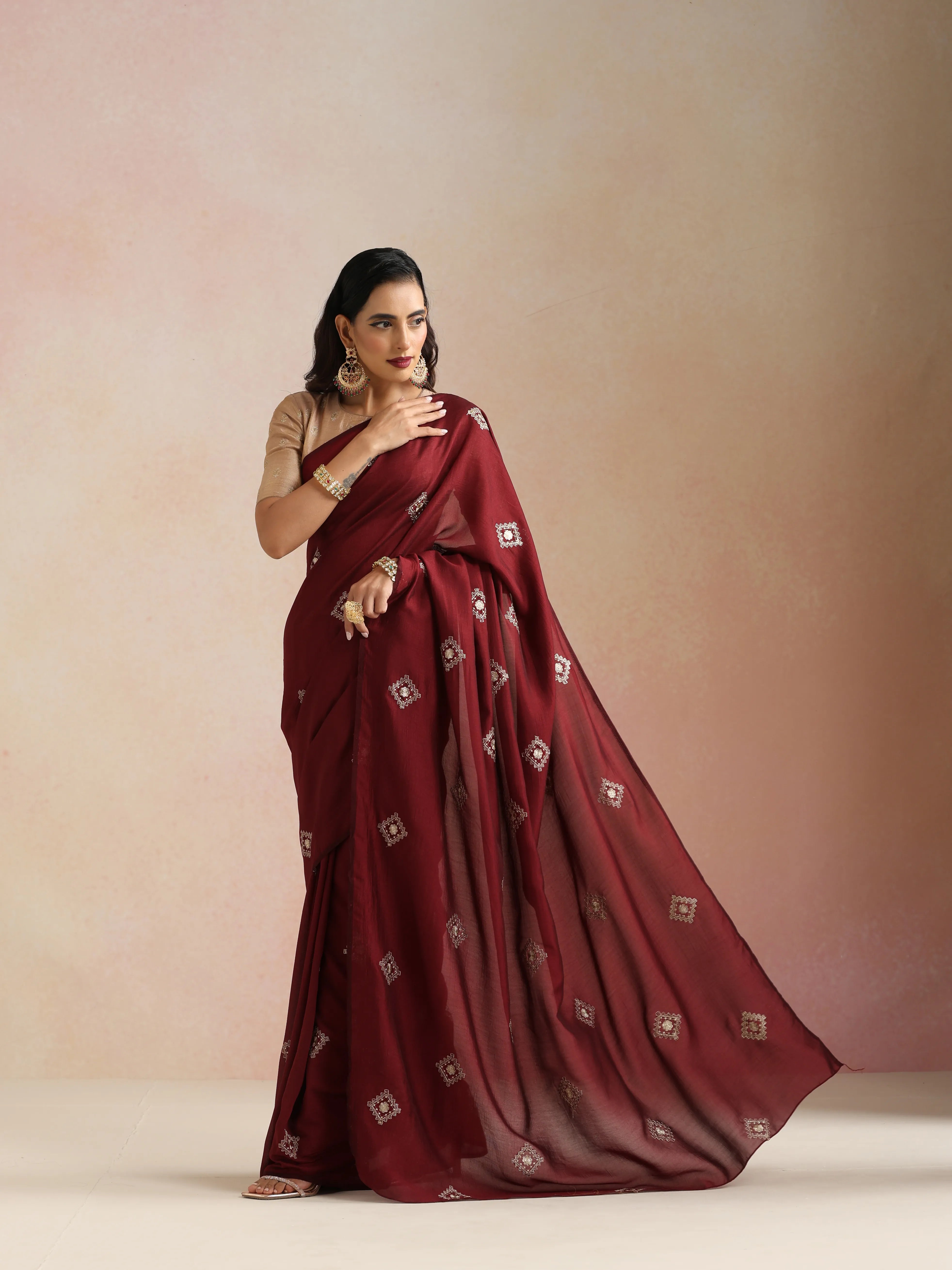 trueBrowns Maroon Diamond Embroidered Saree With Unstitched Blouse