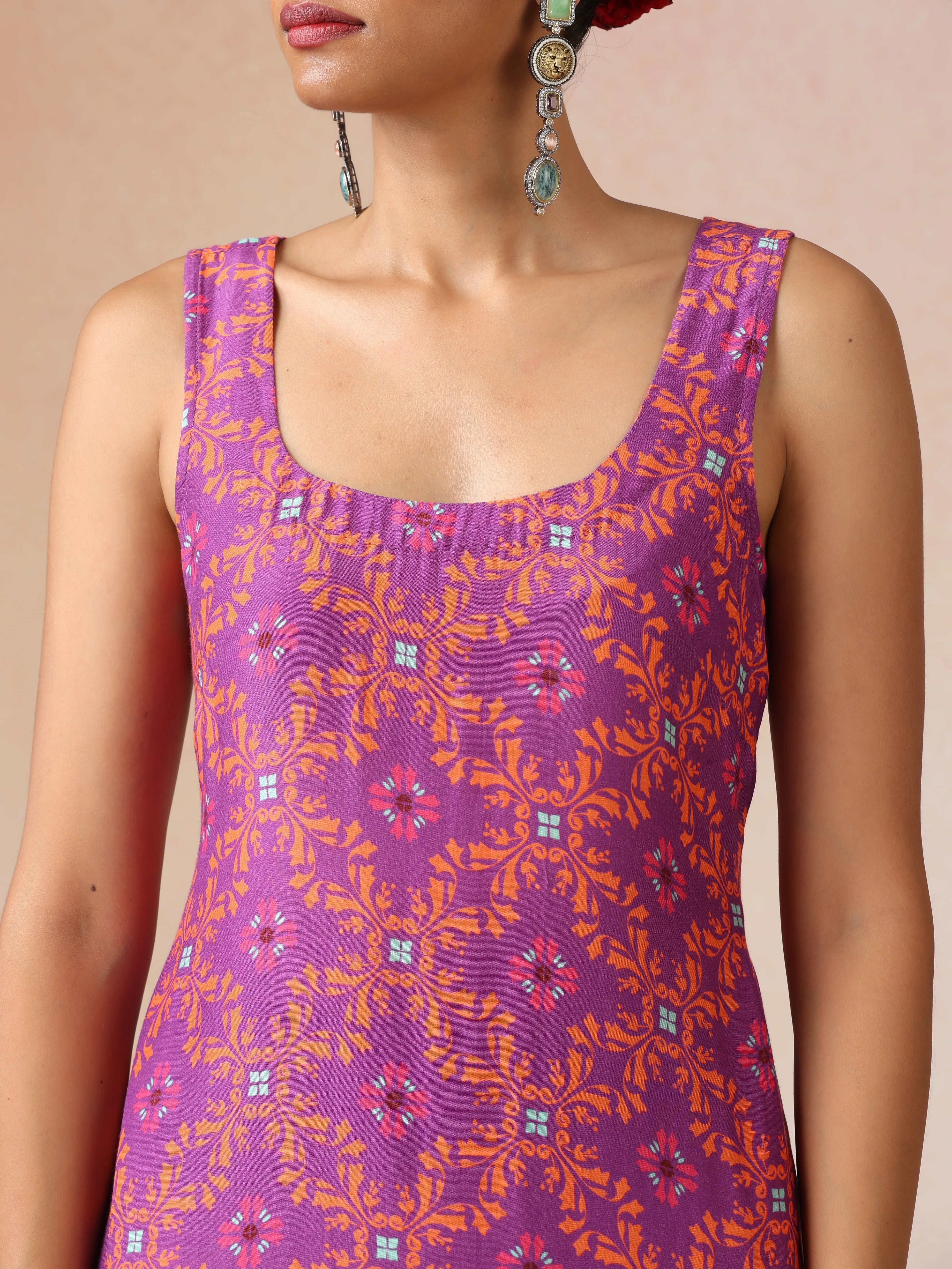 trueBrowns Purple Orange Jaal Print Viscose Sleeveless Straight Kurta Set