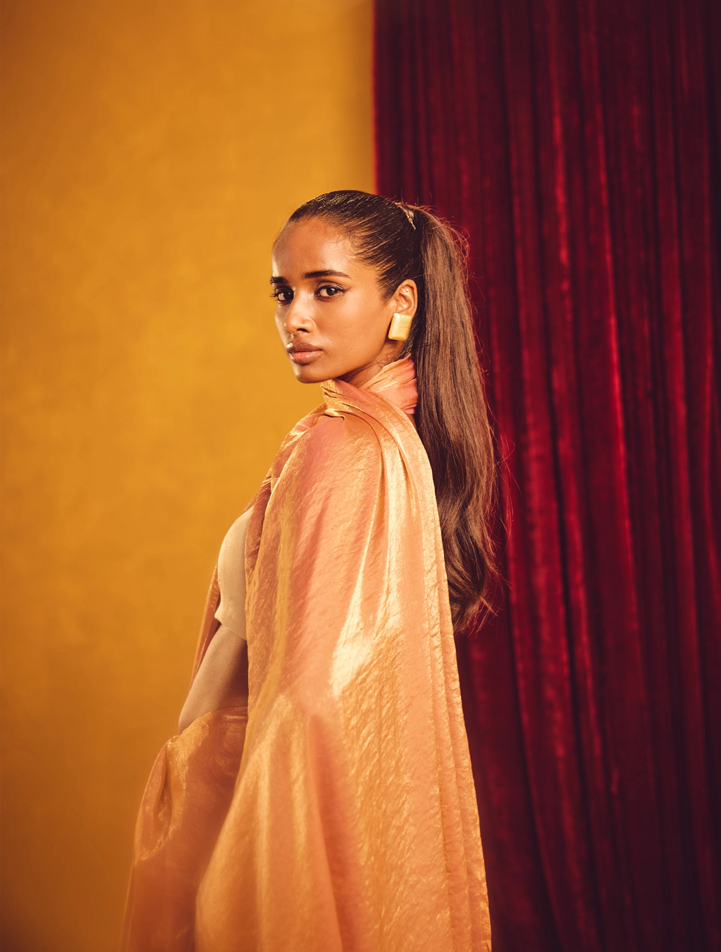 trueBrowns Peach Copper Tissue Saree With Unstitched Blouse