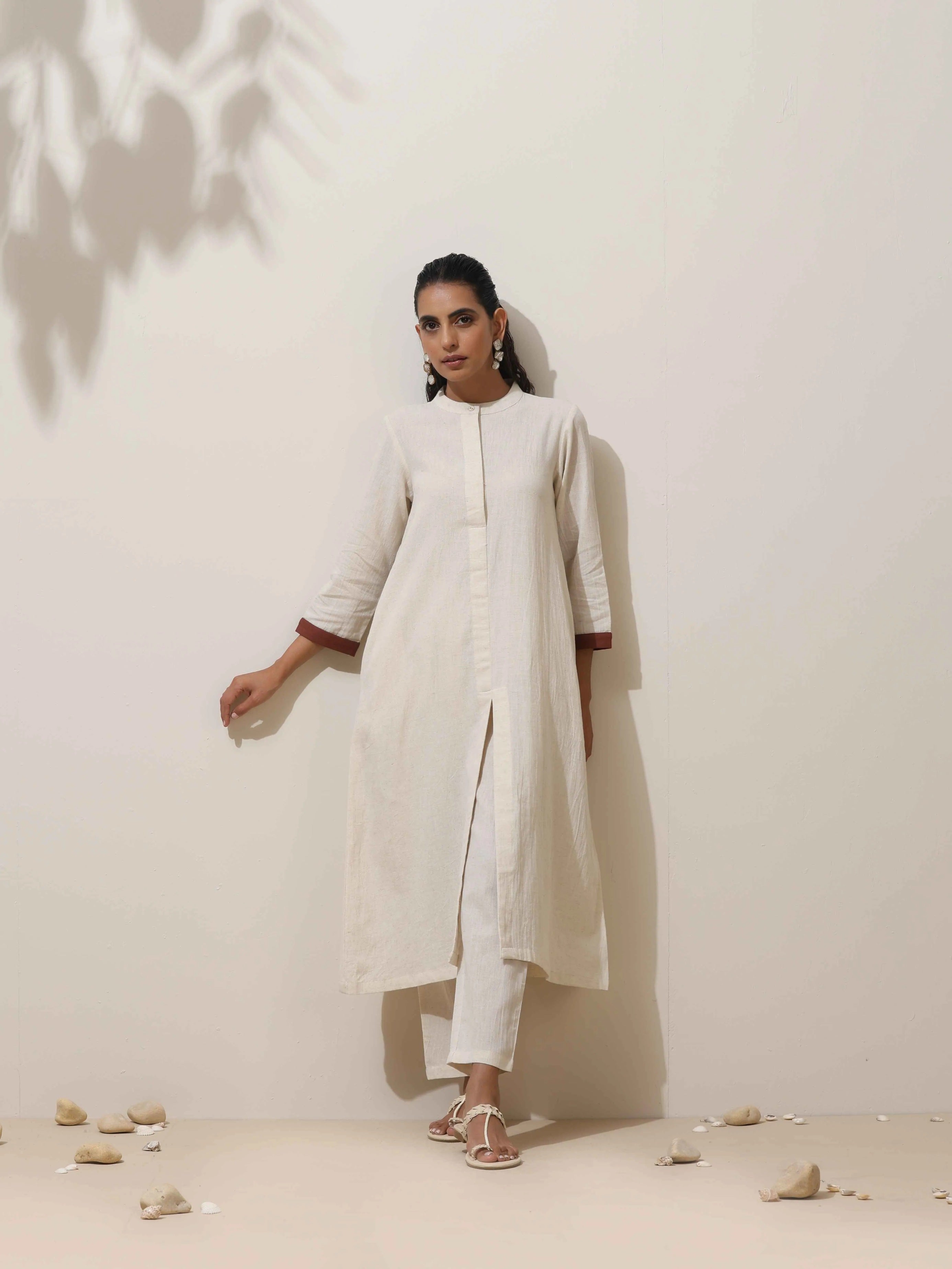 trueBrowns Off-White Cotton Linen Kurta Pant Set