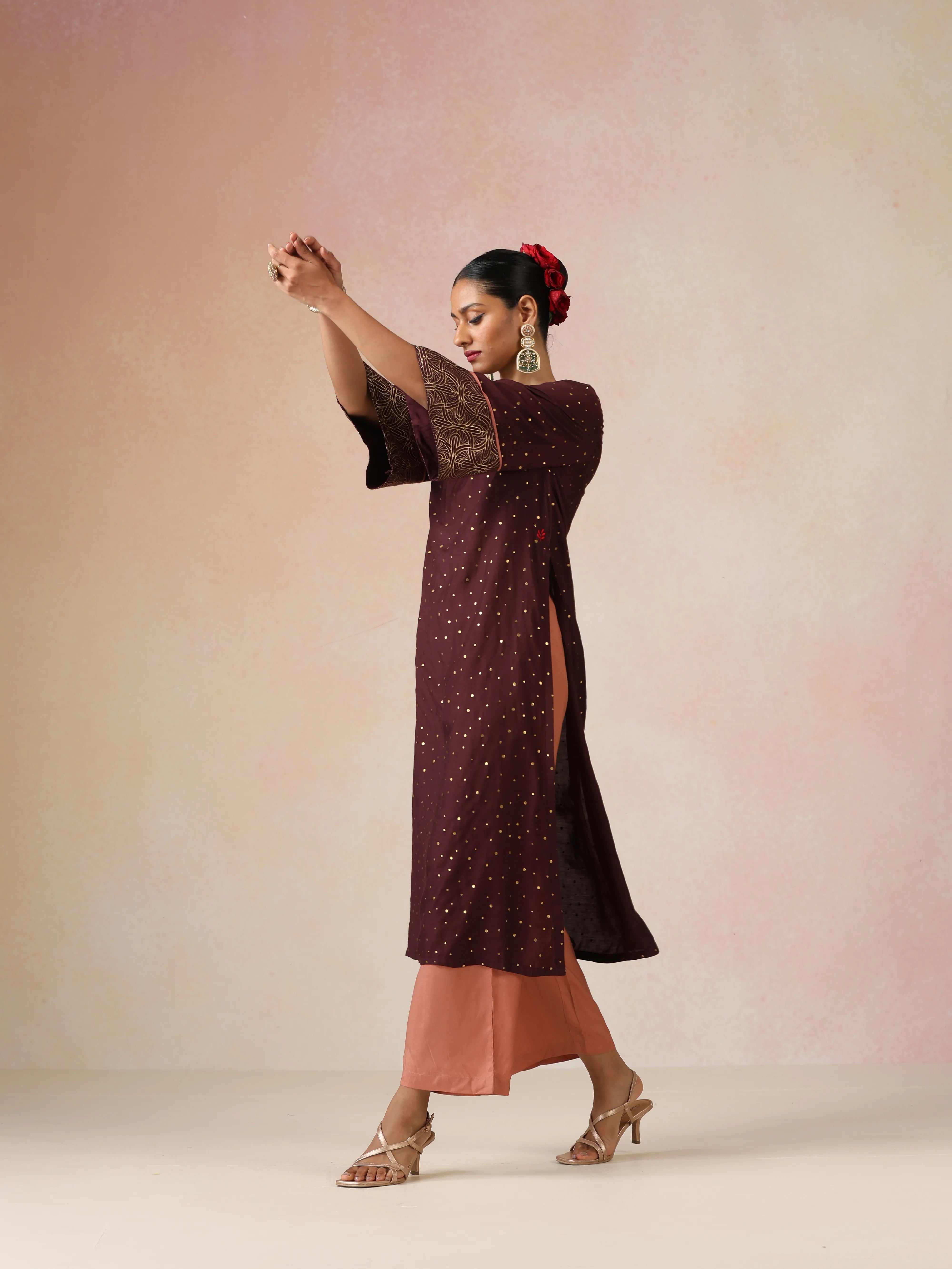 trueBrowns Cola Gold Foil Print Muslin Silk Straight High-Slit Kurta Set