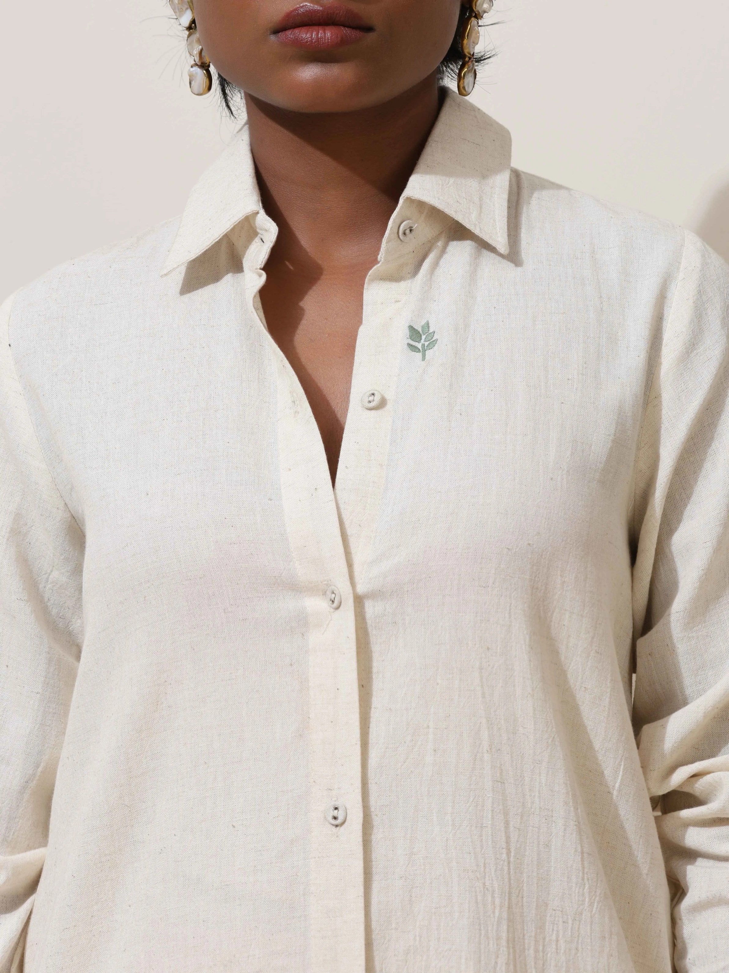 trueBrowns Off-White Cotton Linen Kurta Co-Ord Set