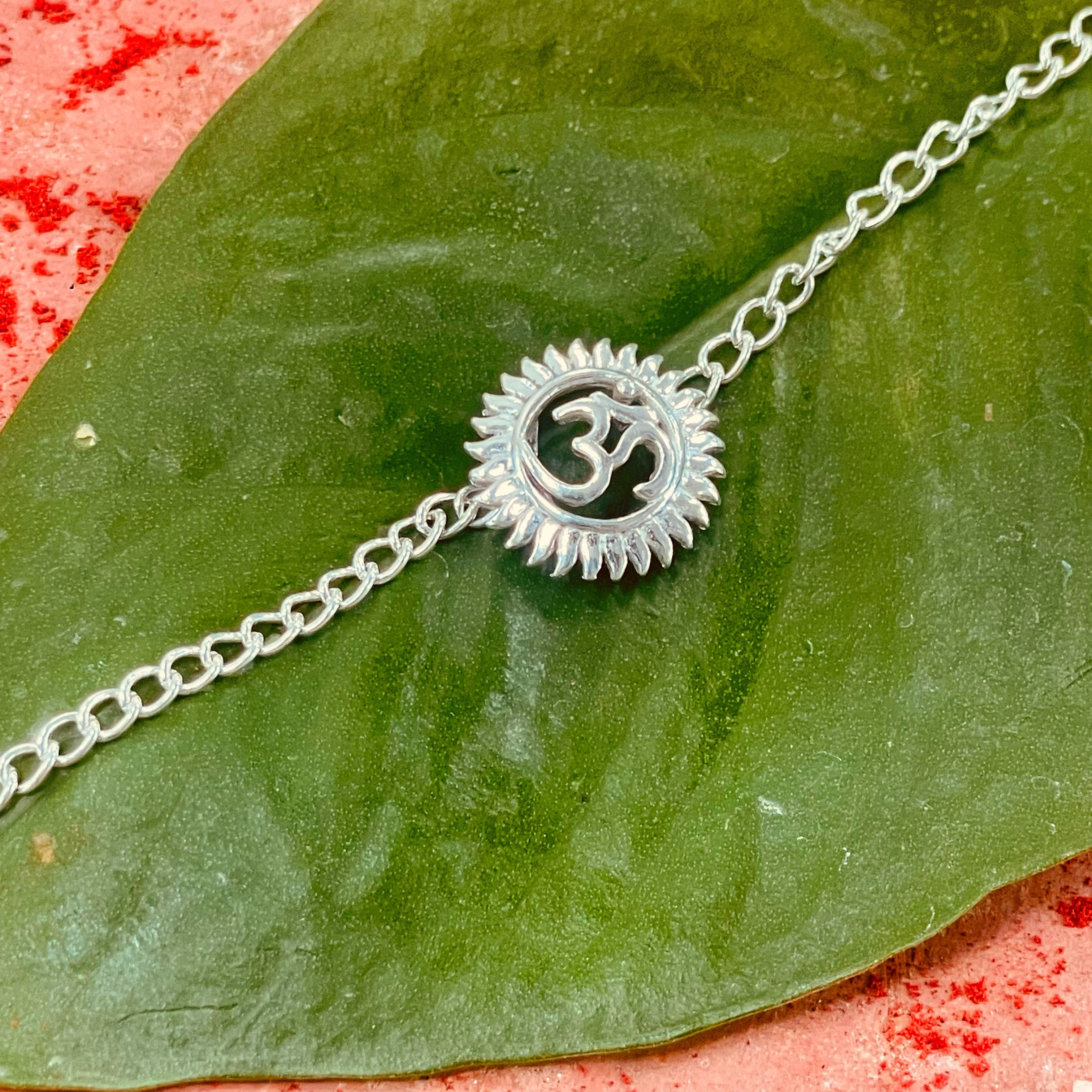 trueBrowns Men 925 Sterling Silver Om Silver Chain Bracelet