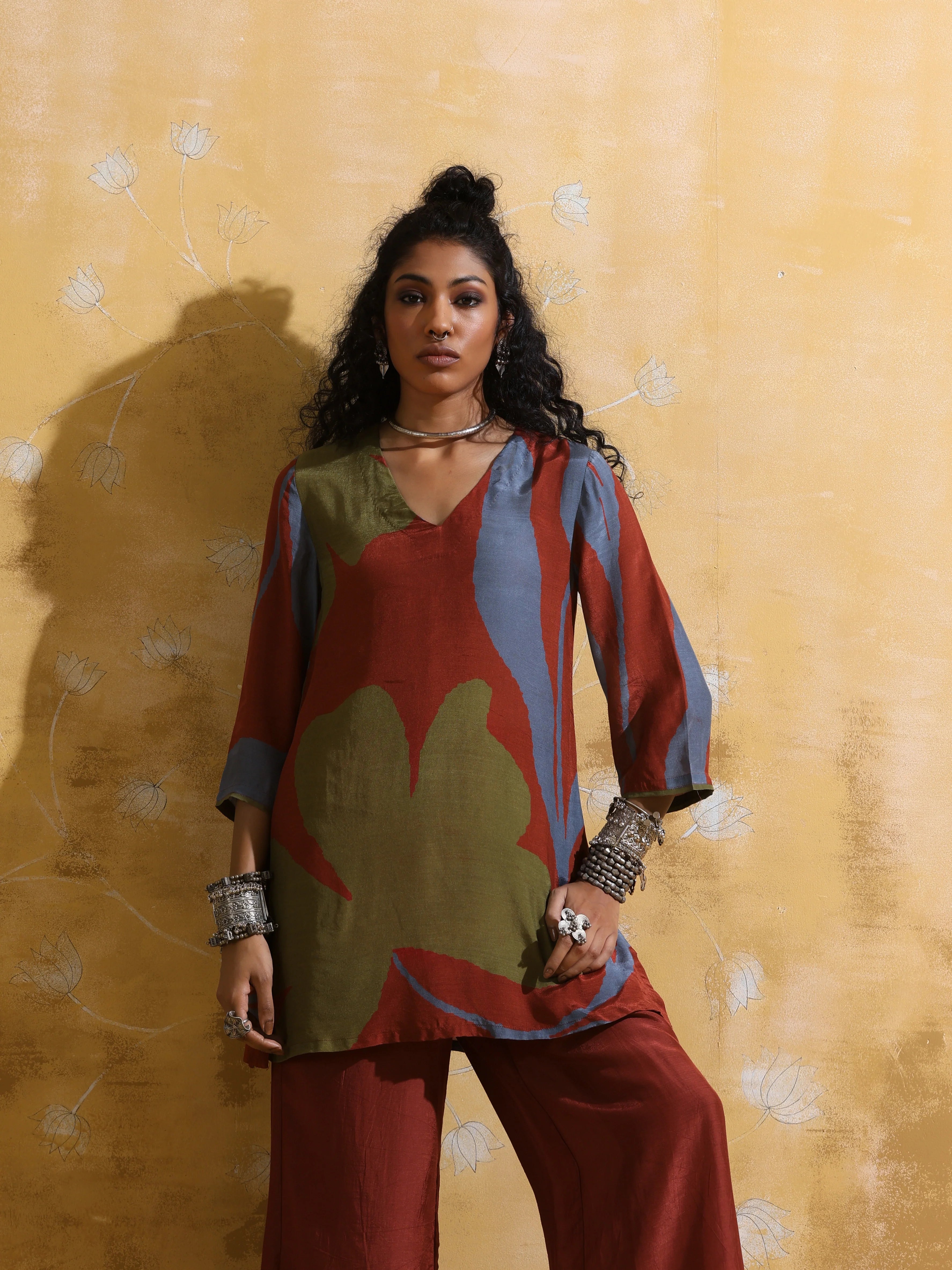 trueBrowns Rust Red Green Floral Print Muslin Silk Co-ord Set with Flared Pants