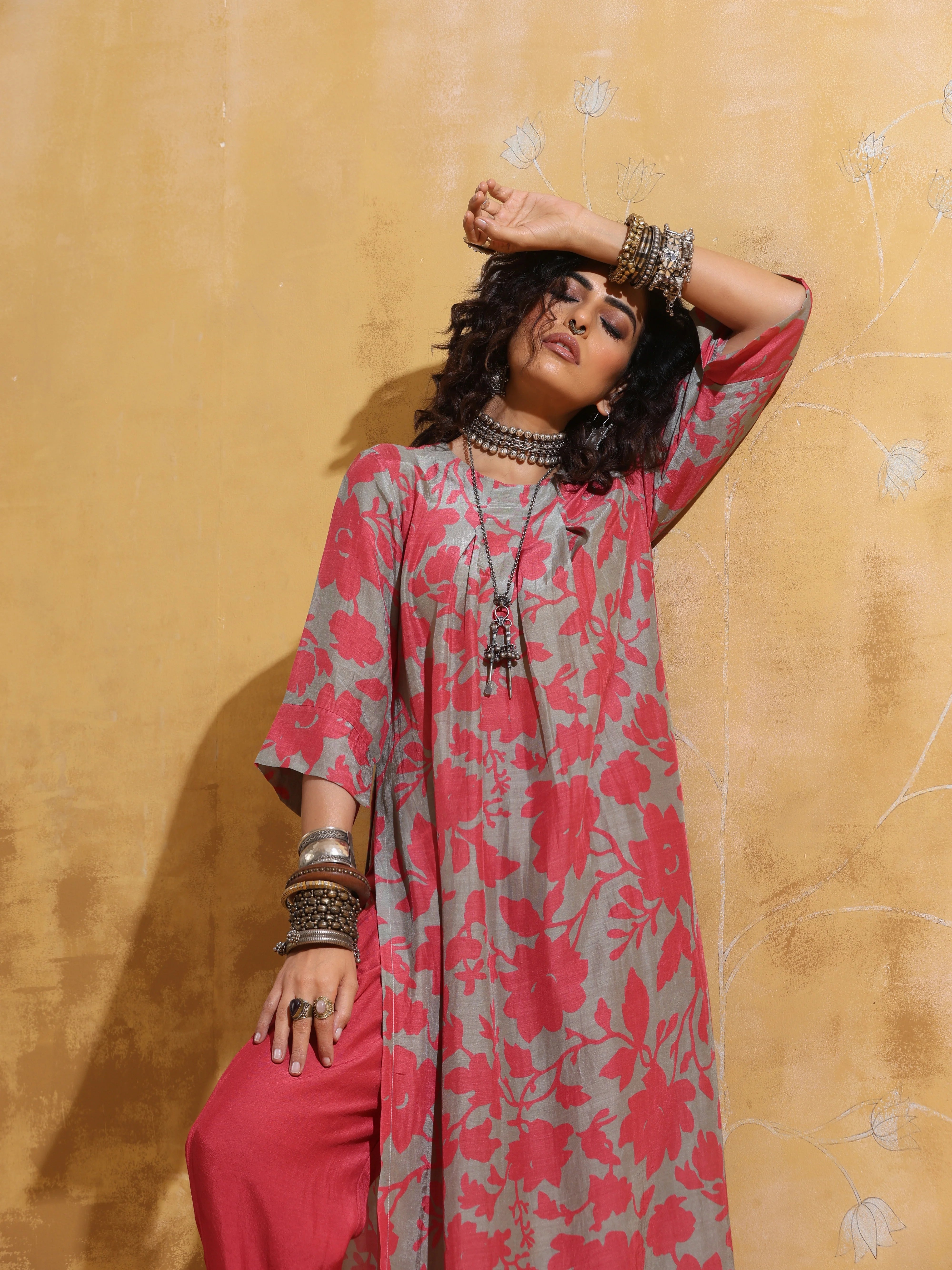 trueBrowns Peach Mint Jaal Print Muslin Silk High-slit Kurta Set