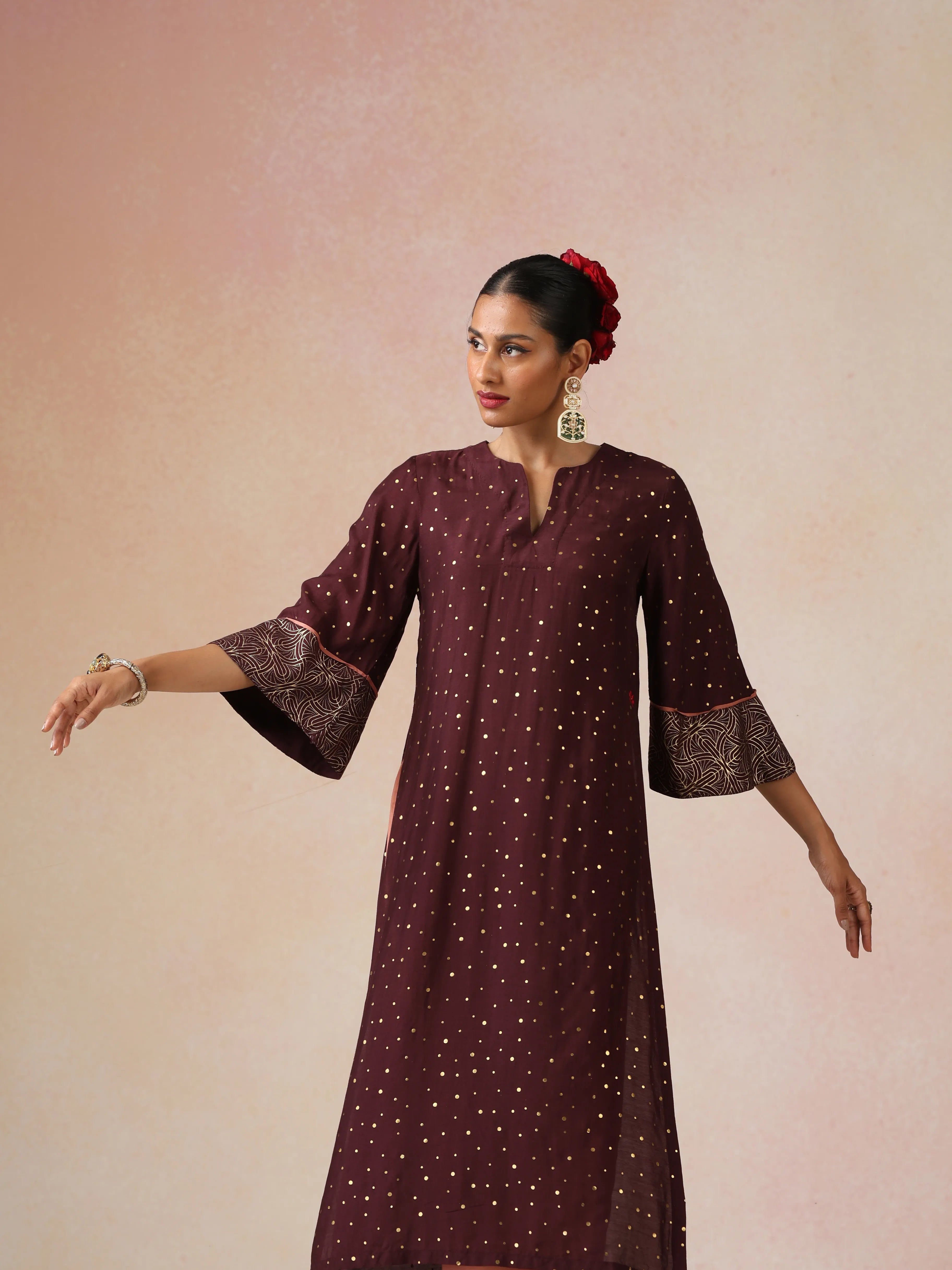 trueBrowns Cola Gold Foil Print Muslin Silk Straight High-Slit Kurta Set