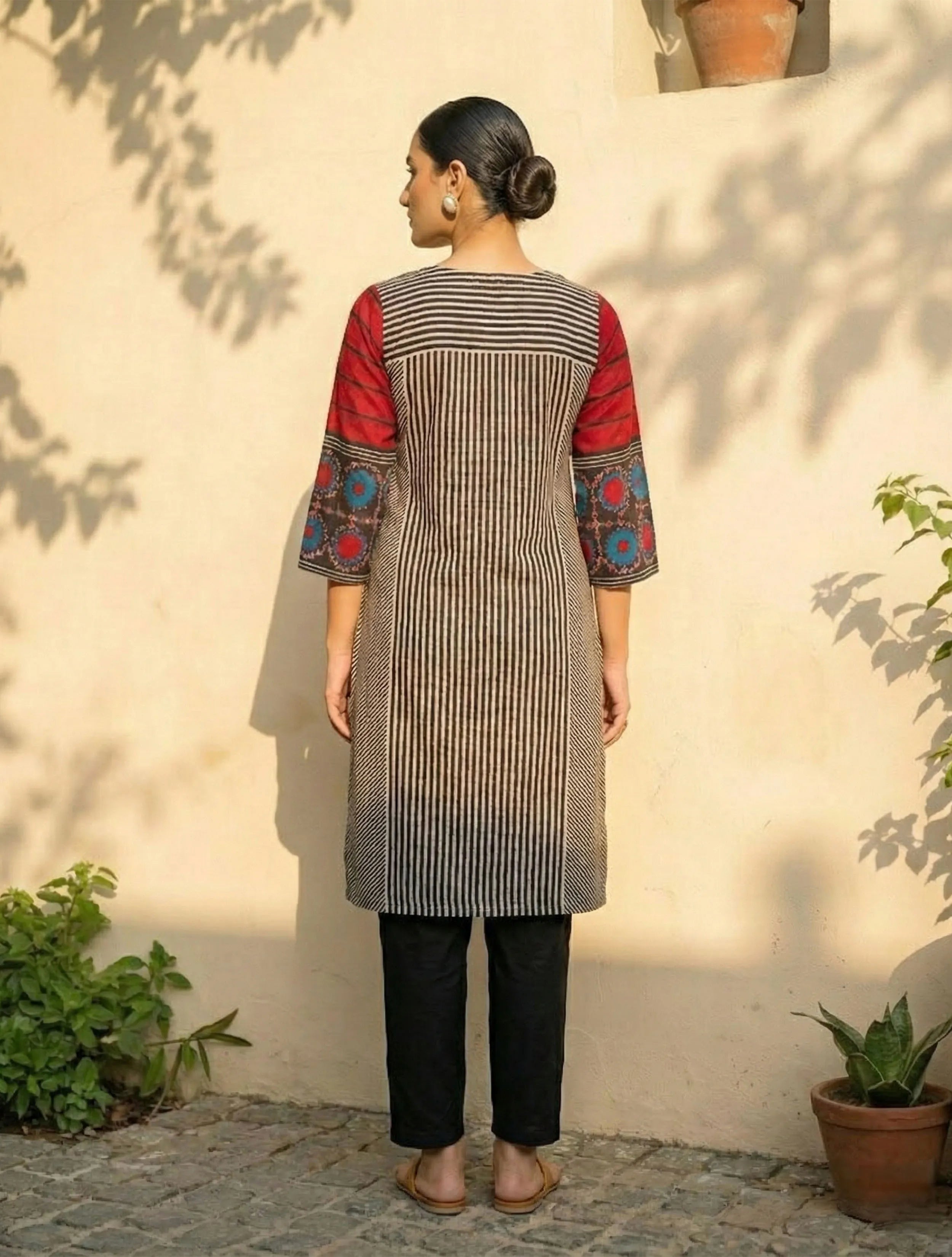 trueBrowns Black Stripe Print Embroidered Kurta Pant Dupatta Set