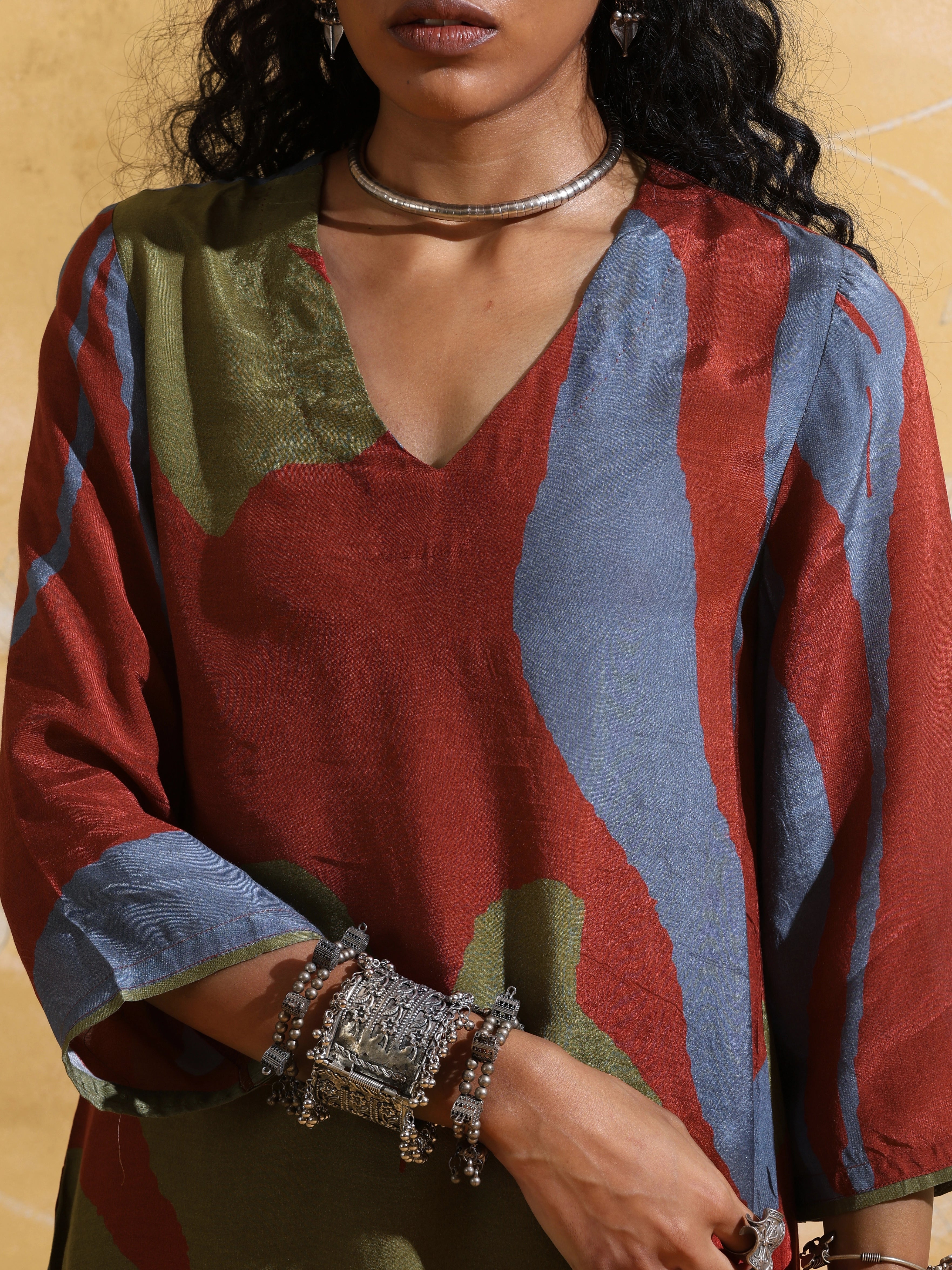 trueBrowns Rust Red Green Floral Print Muslin Silk Co-ord Set with Flared Pants