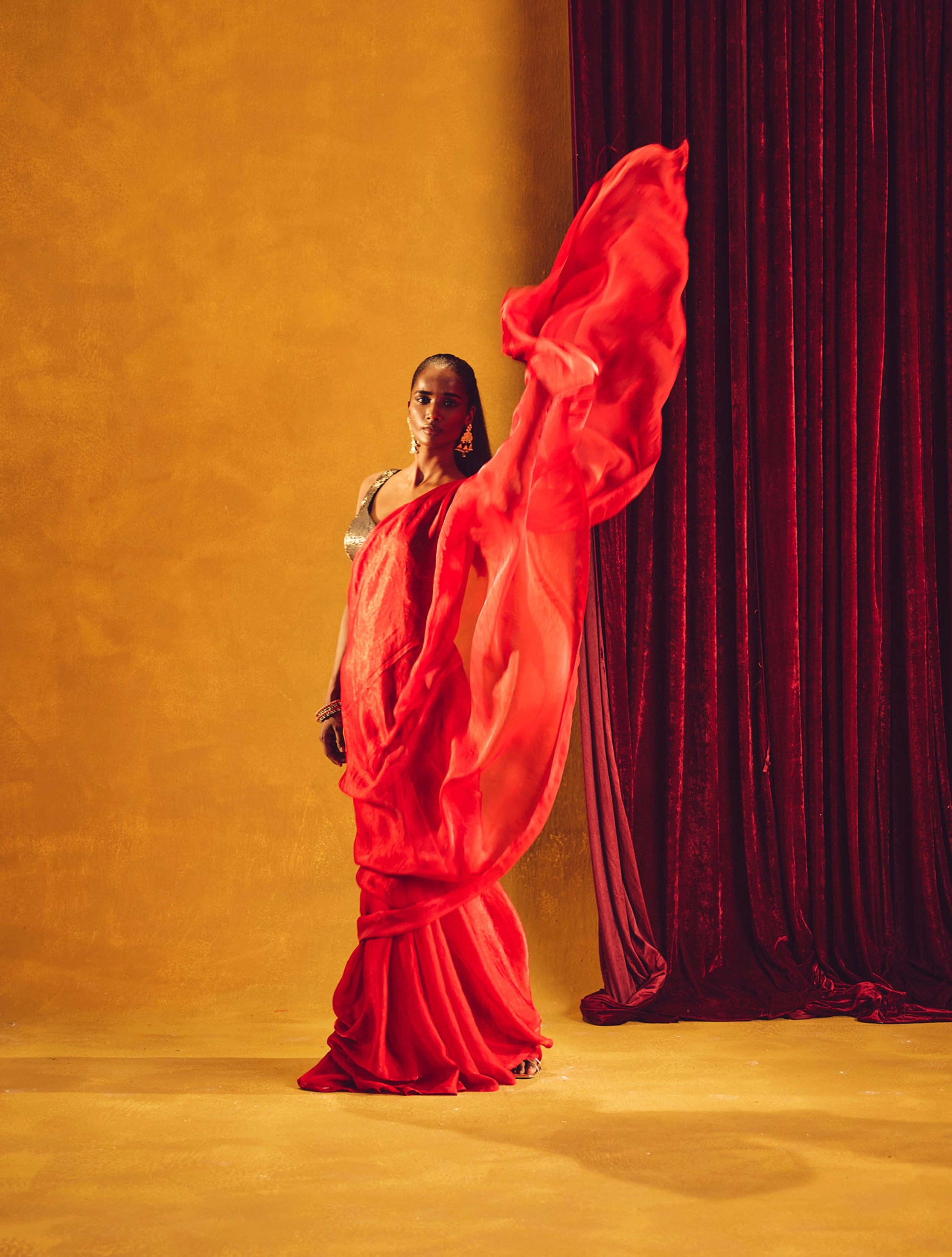 trueBrowns Red Tissue Saree With Unstitched Blouse