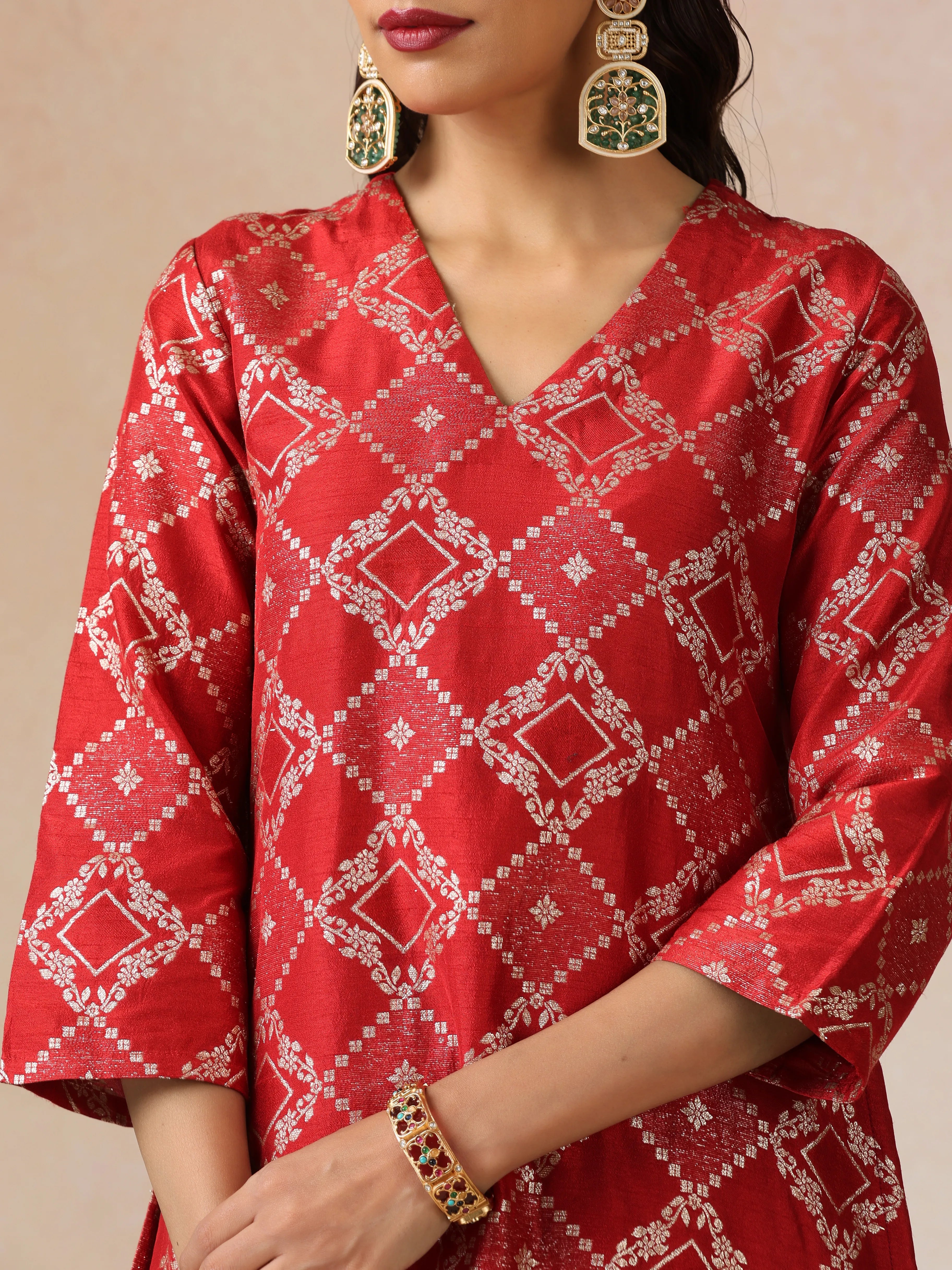 trueBrowns Red Brocade Straight High-Slit Kurta Set