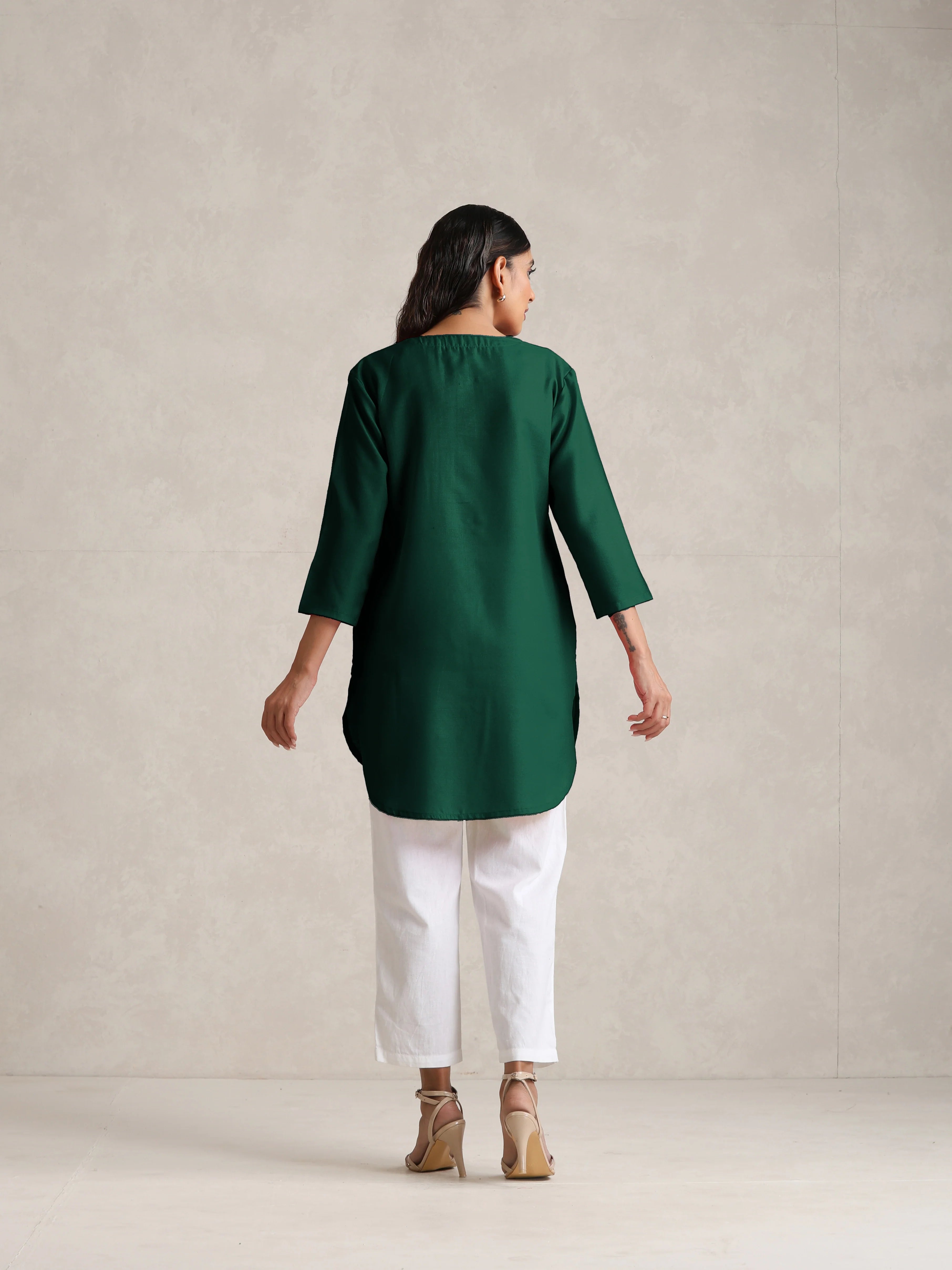 trueBrowns Dark Green Cotton Blend Short Kurta