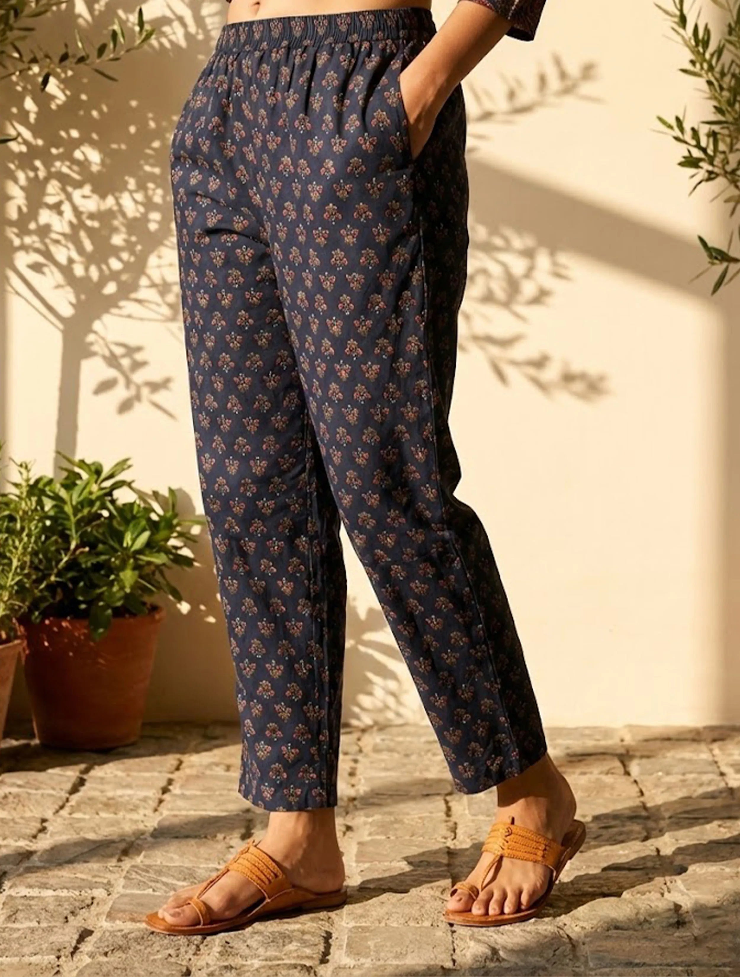 trueBrowns Blue Floral Print Embroidered V-Neck Kurta Pant Dupatta Set