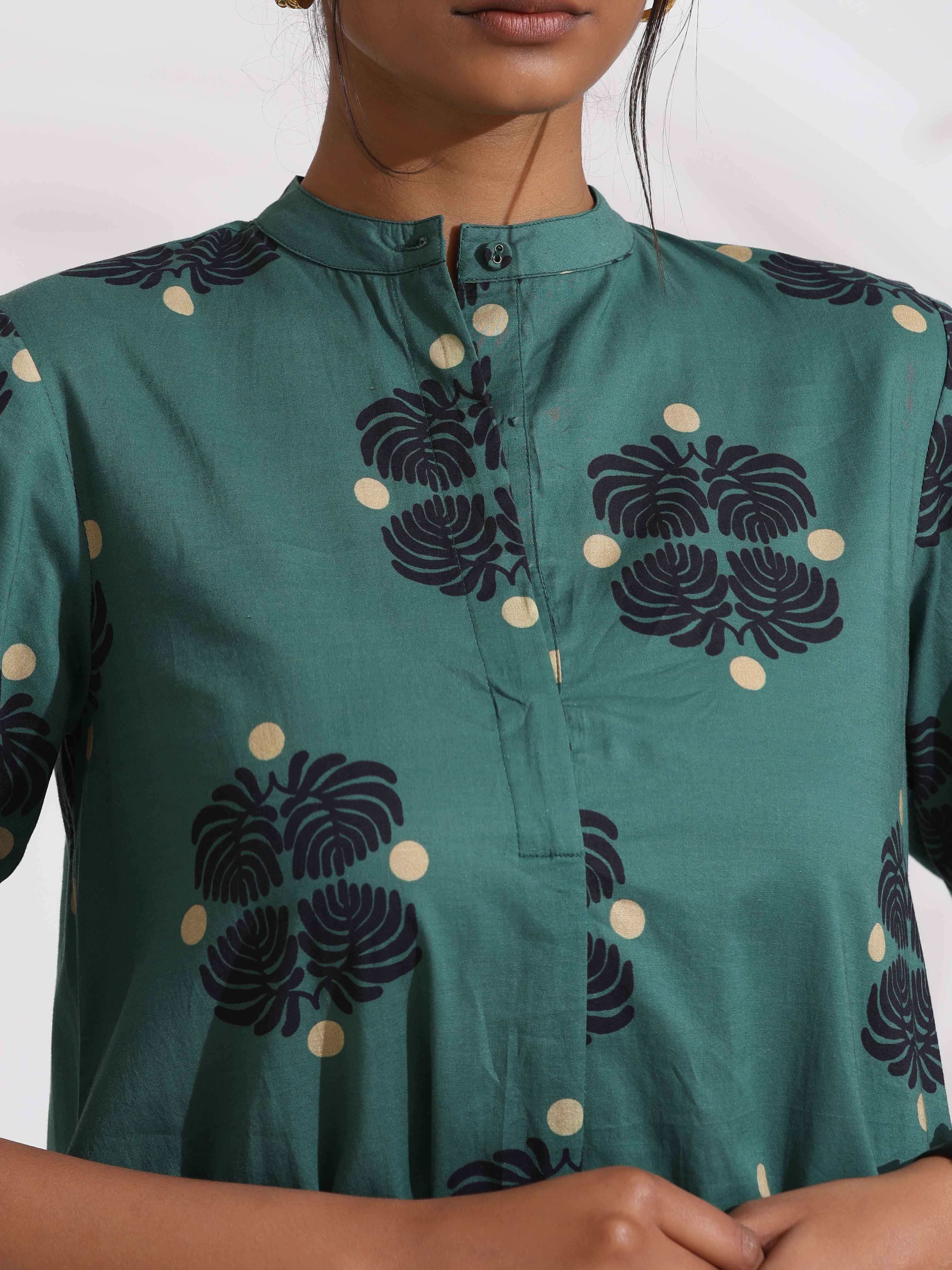 trueBrowns Green Cotton Print Front Slit Kurta Set
