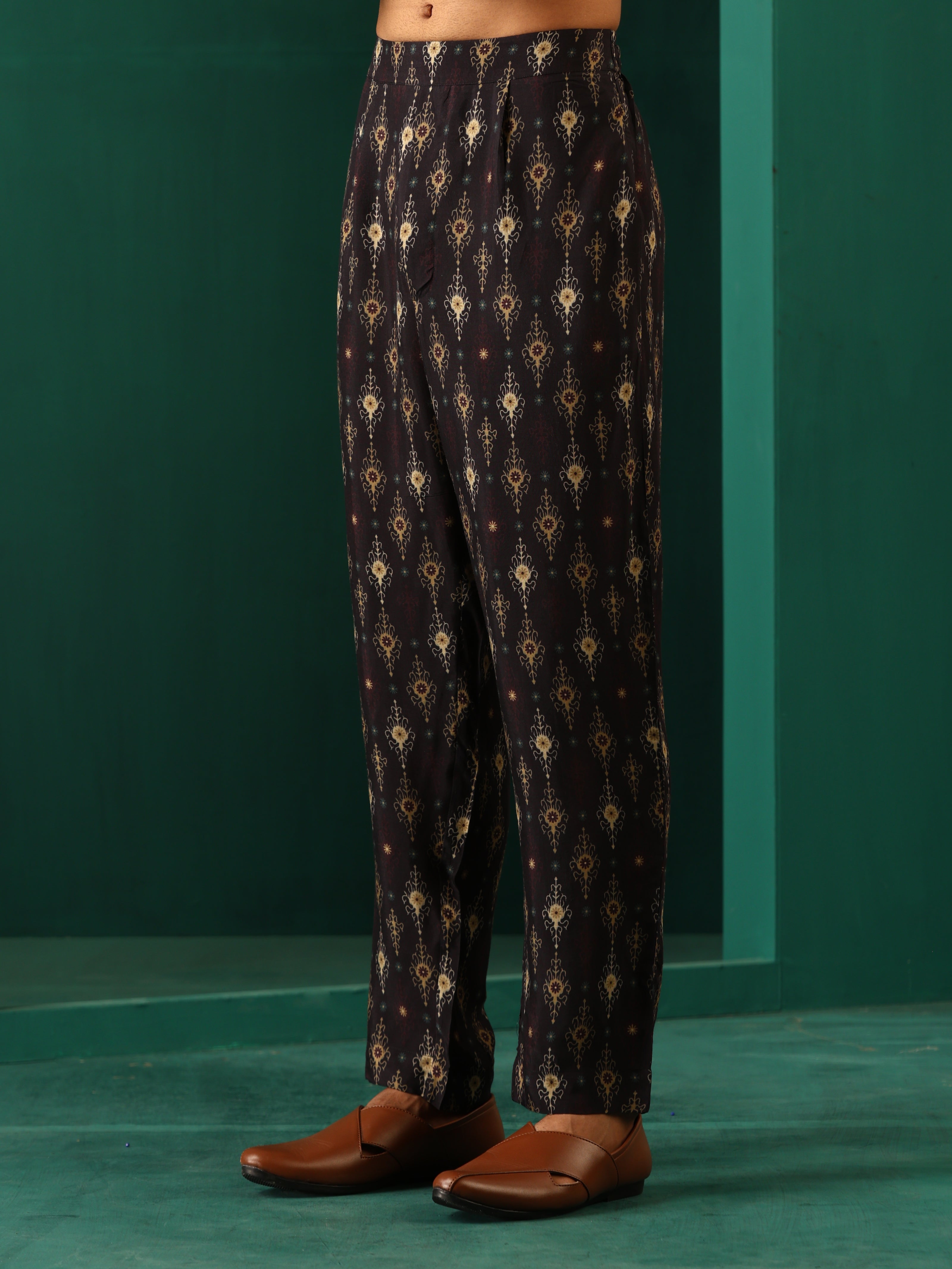 trueBrowns Men's Black Tonal Ikat Muslin Silk Printed Co-ord Set