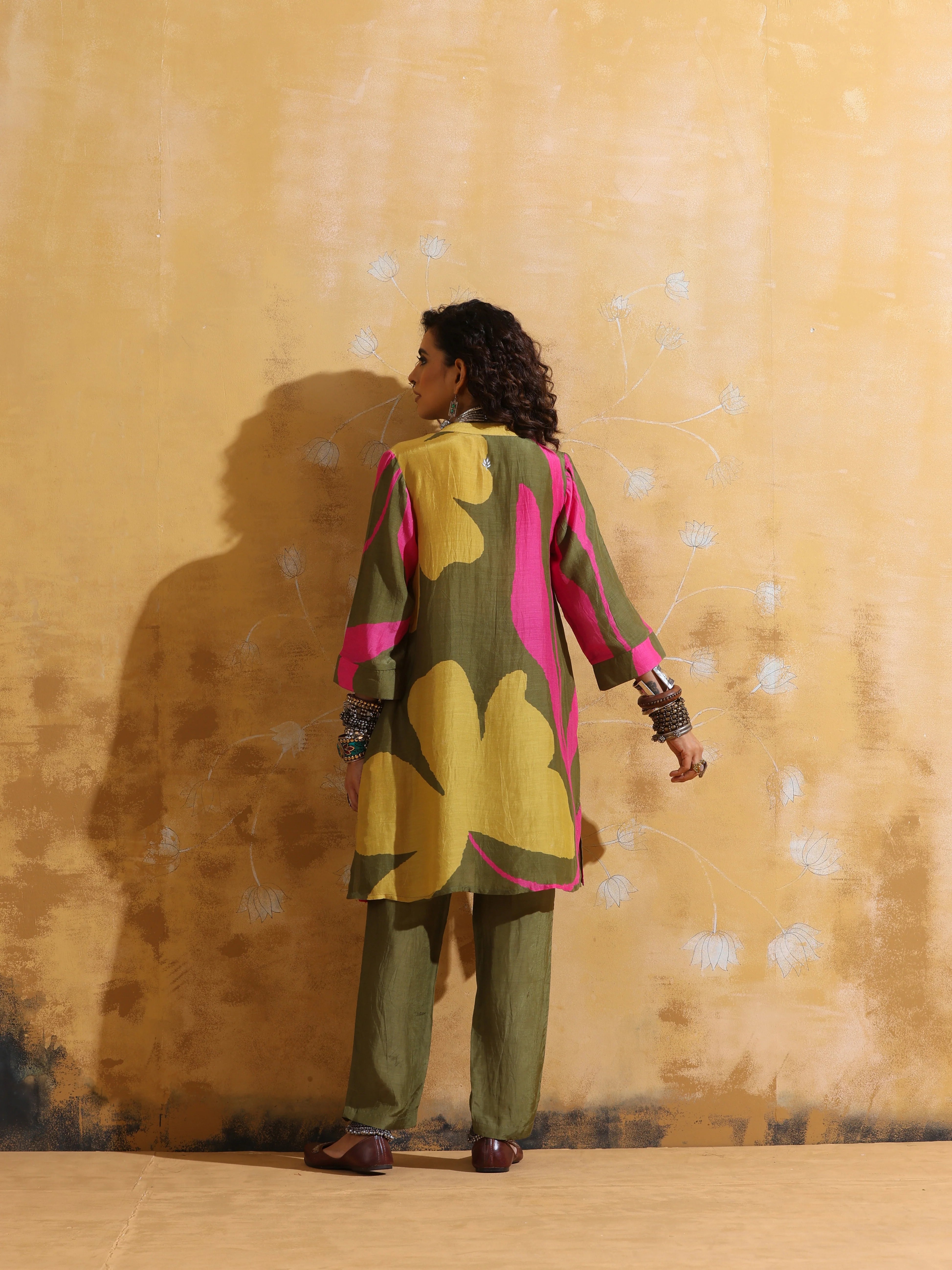 trueBrowns Green Pink Floral Print Muslin Silk Kurta Co-ord Set