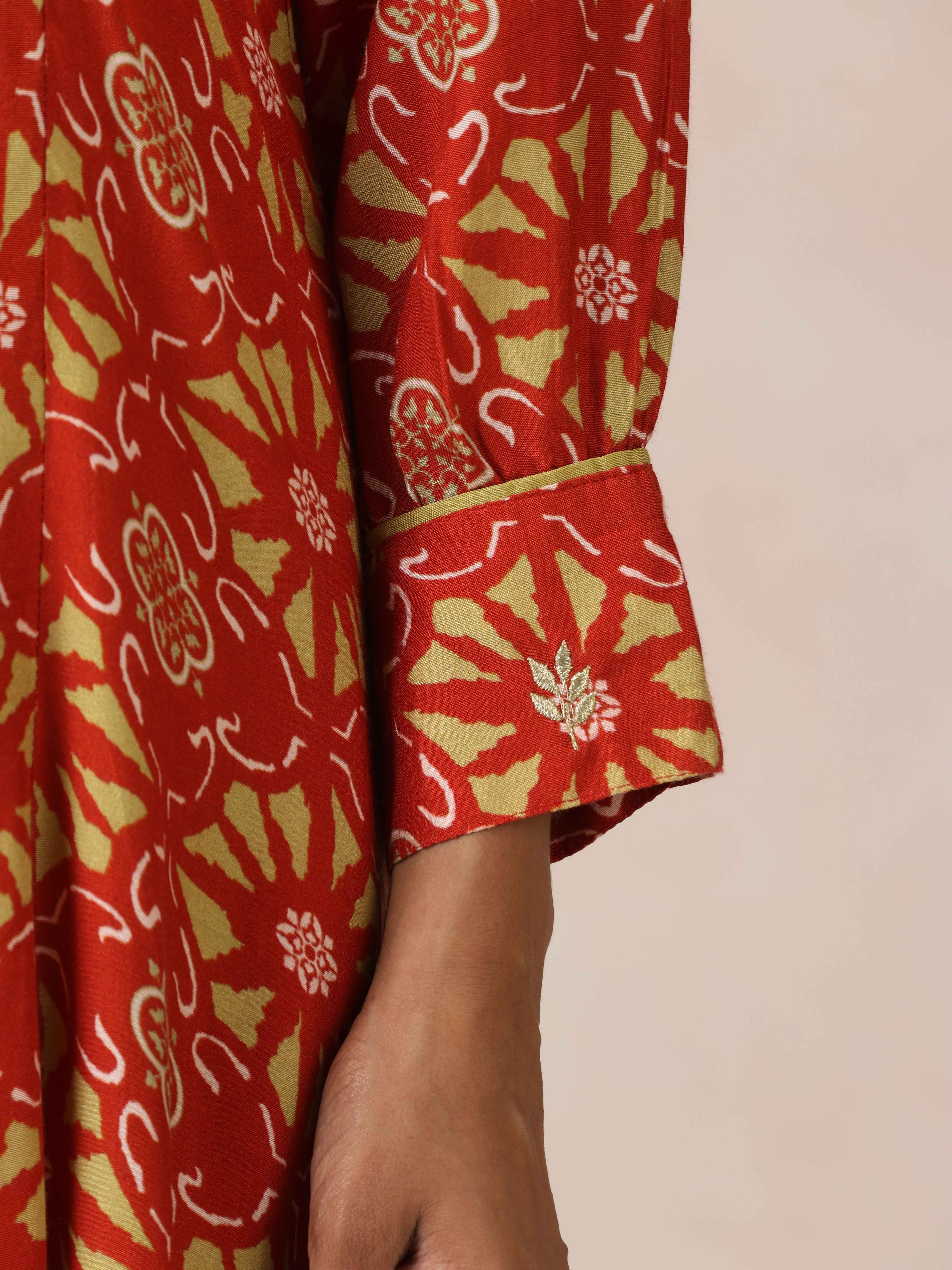 trueBrowns Red Light Green Print Vicose A-line Glass Neck Kurta Set