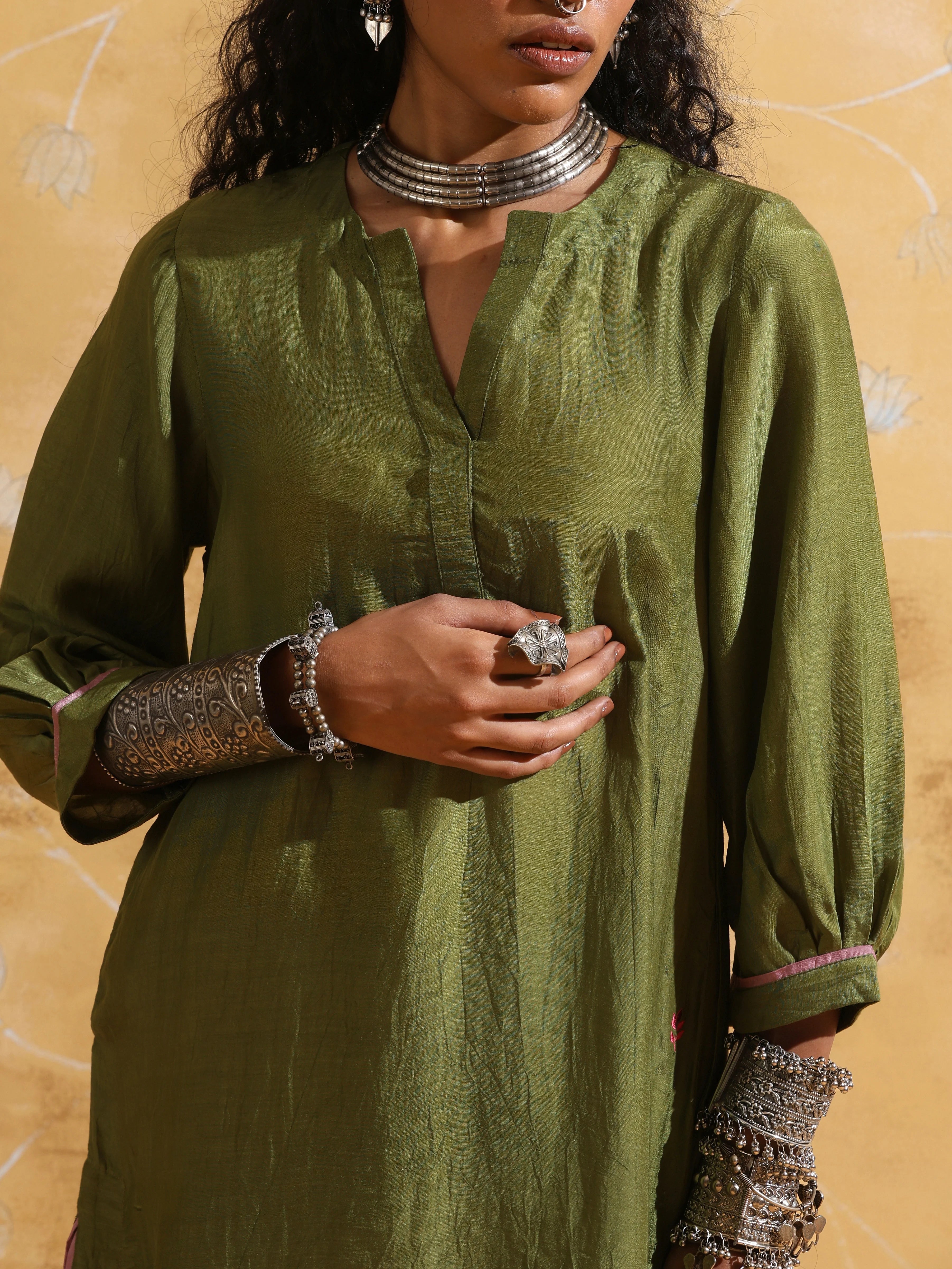 trueBrowns Green Muslin Silk Relaxed Kurta Co-ord Set