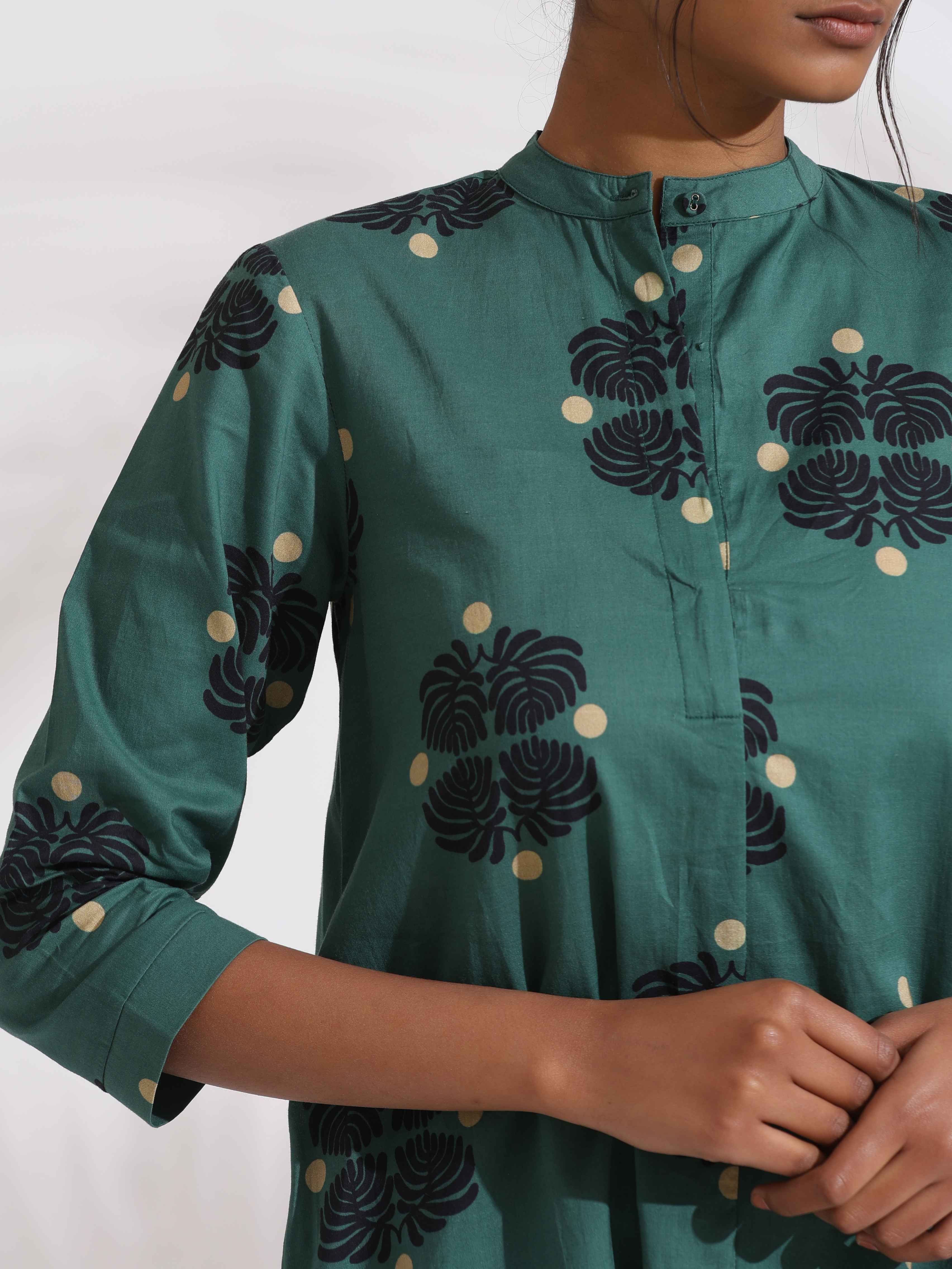 trueBrowns Green Cotton Print Front Slit Kurta Set