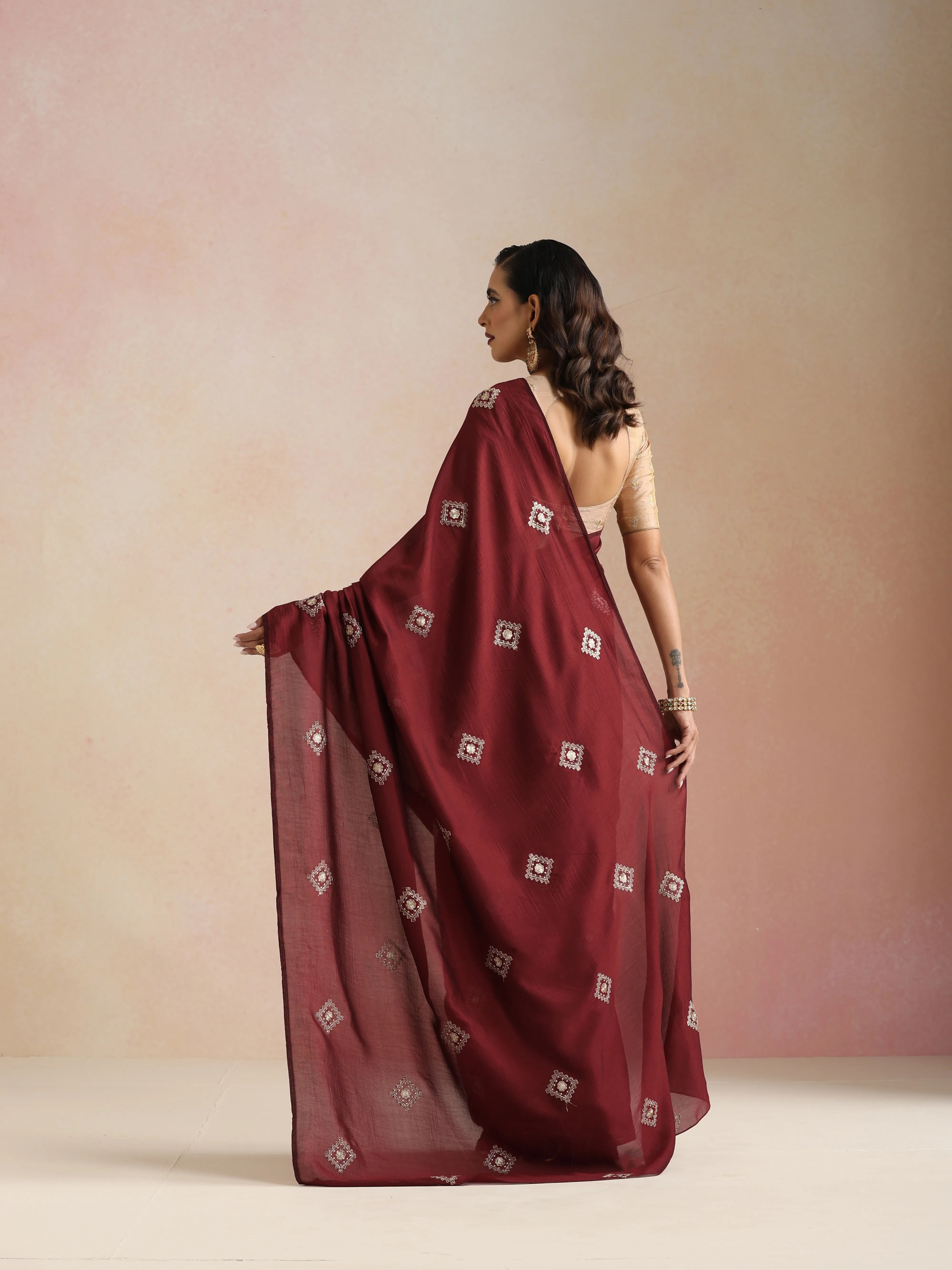 trueBrowns Maroon Diamond Embroidered Saree With Unstitched Blouse