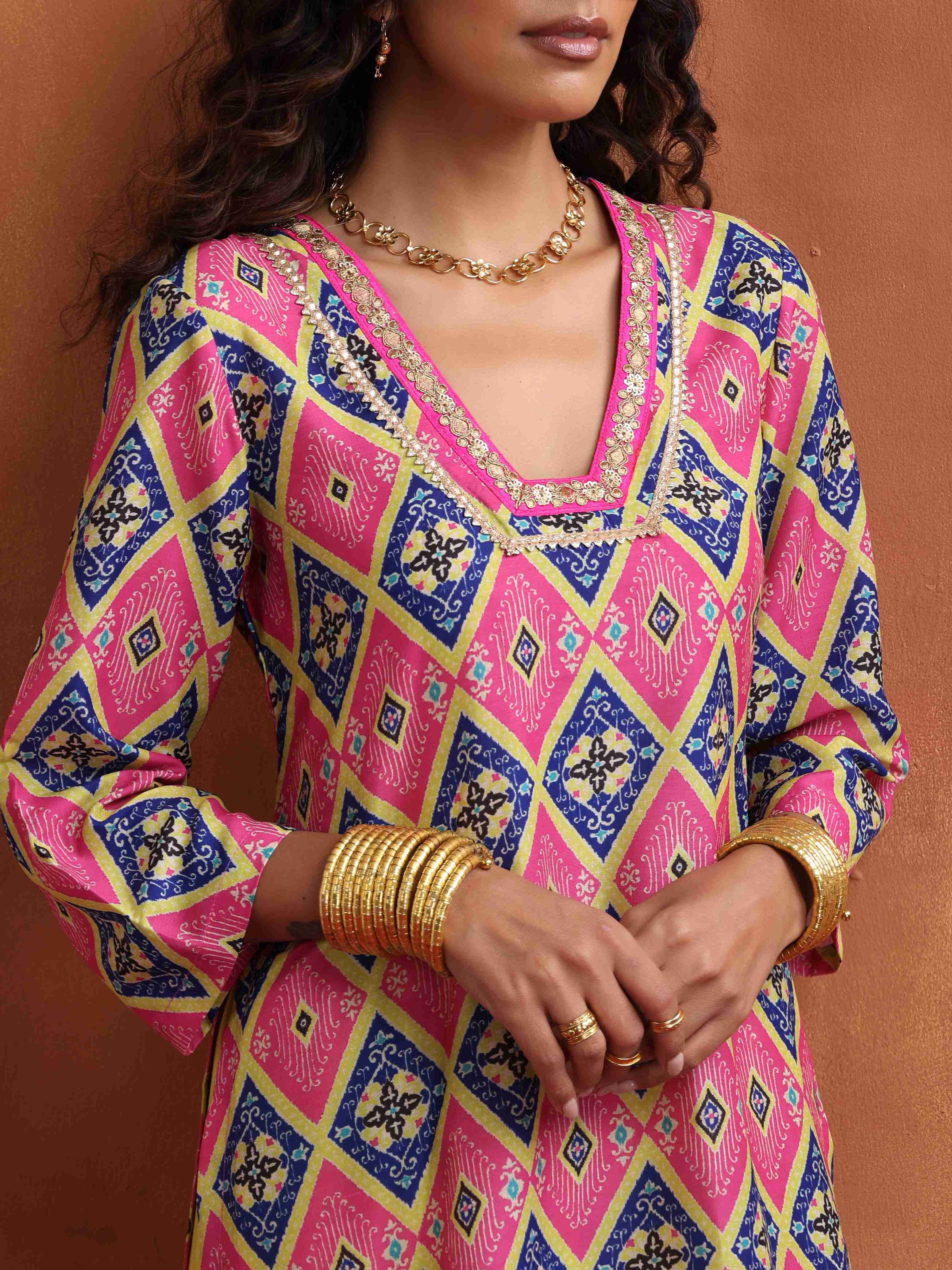 trueBrowns Pink Geometric Print High Slit Kurta Set