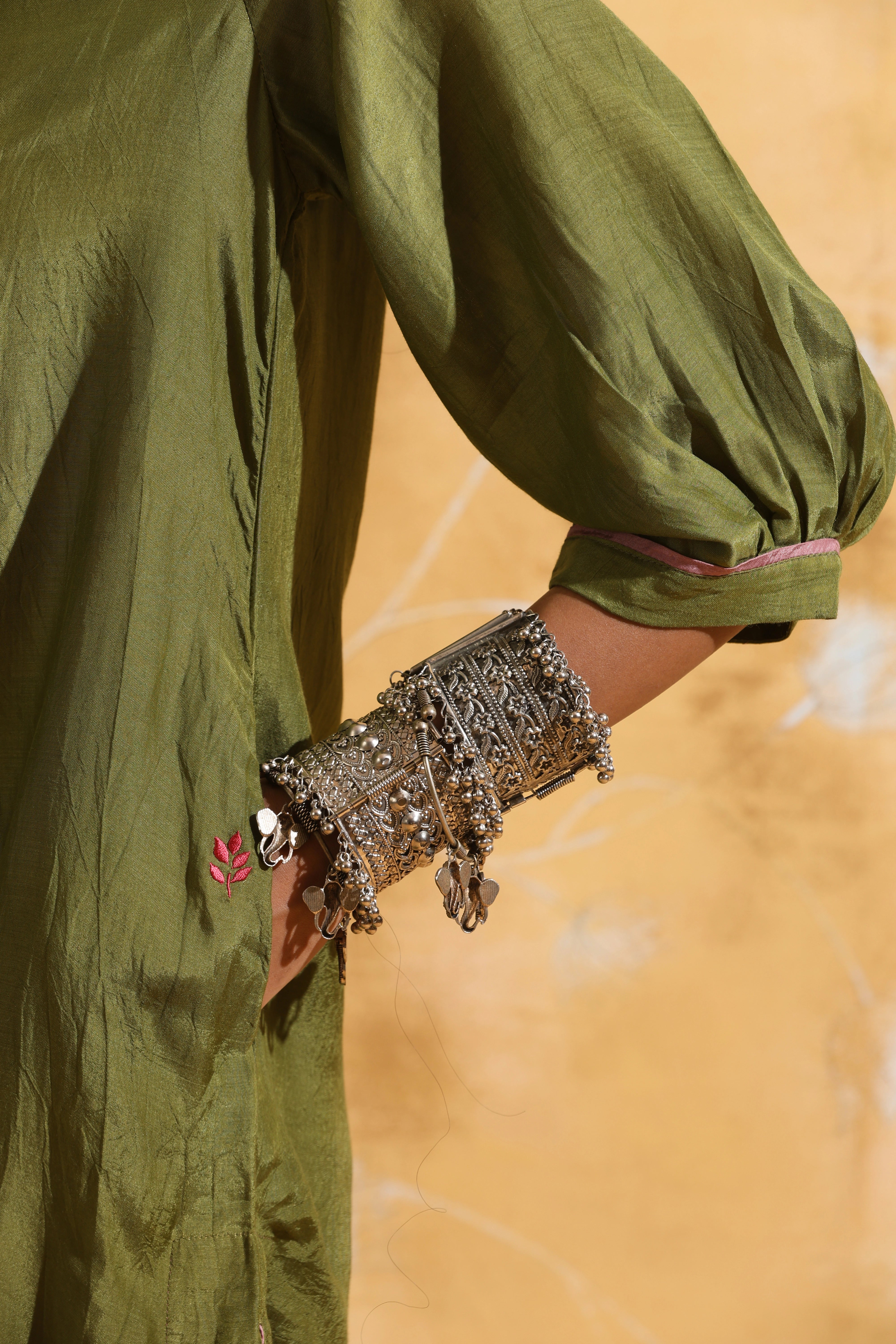 trueBrowns Green Muslin Silk Relaxed Kurta Co-ord Set