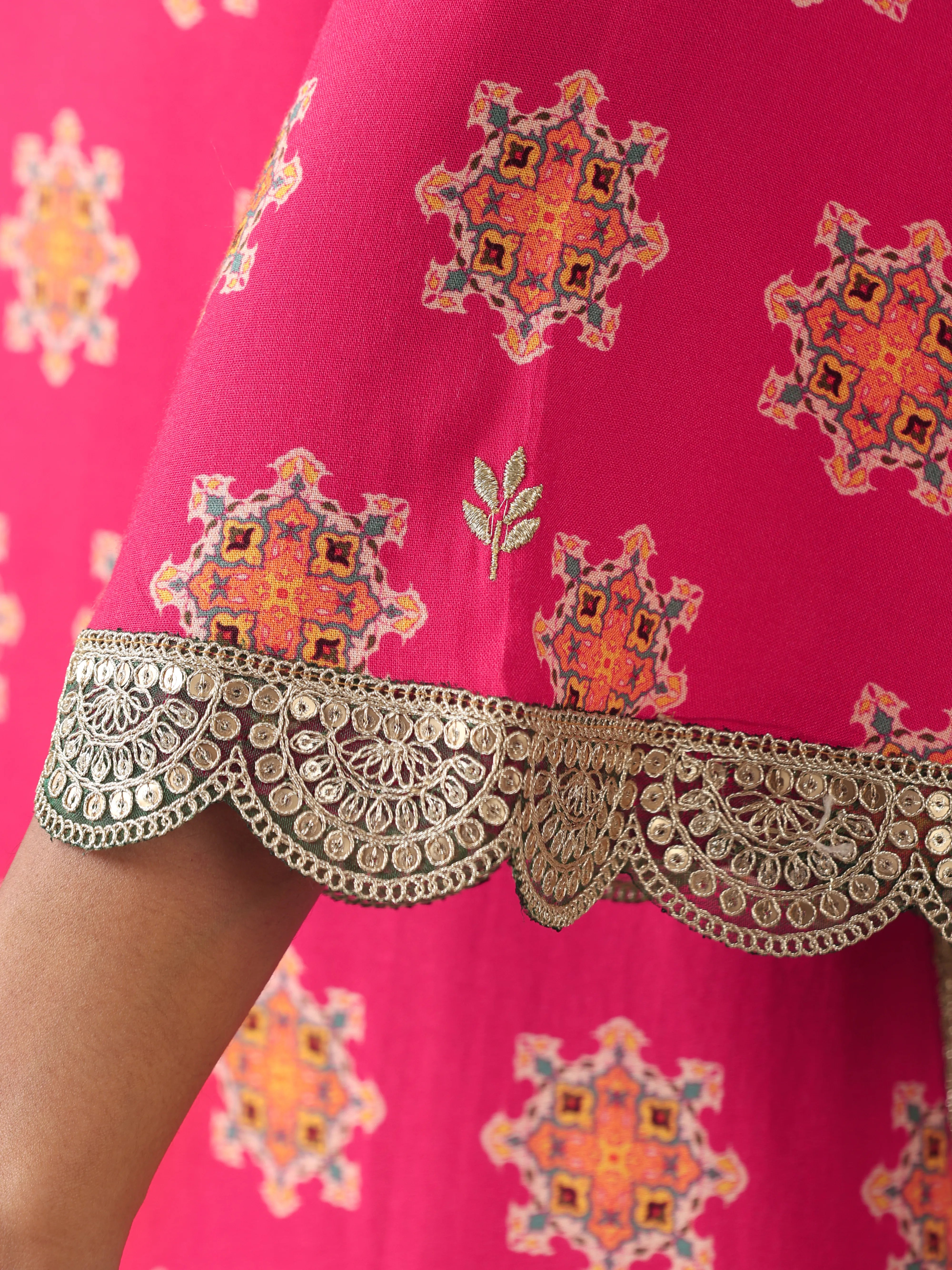 trueBrowns Pink Boota Print Viscose Straight High-Slit Kurta Set