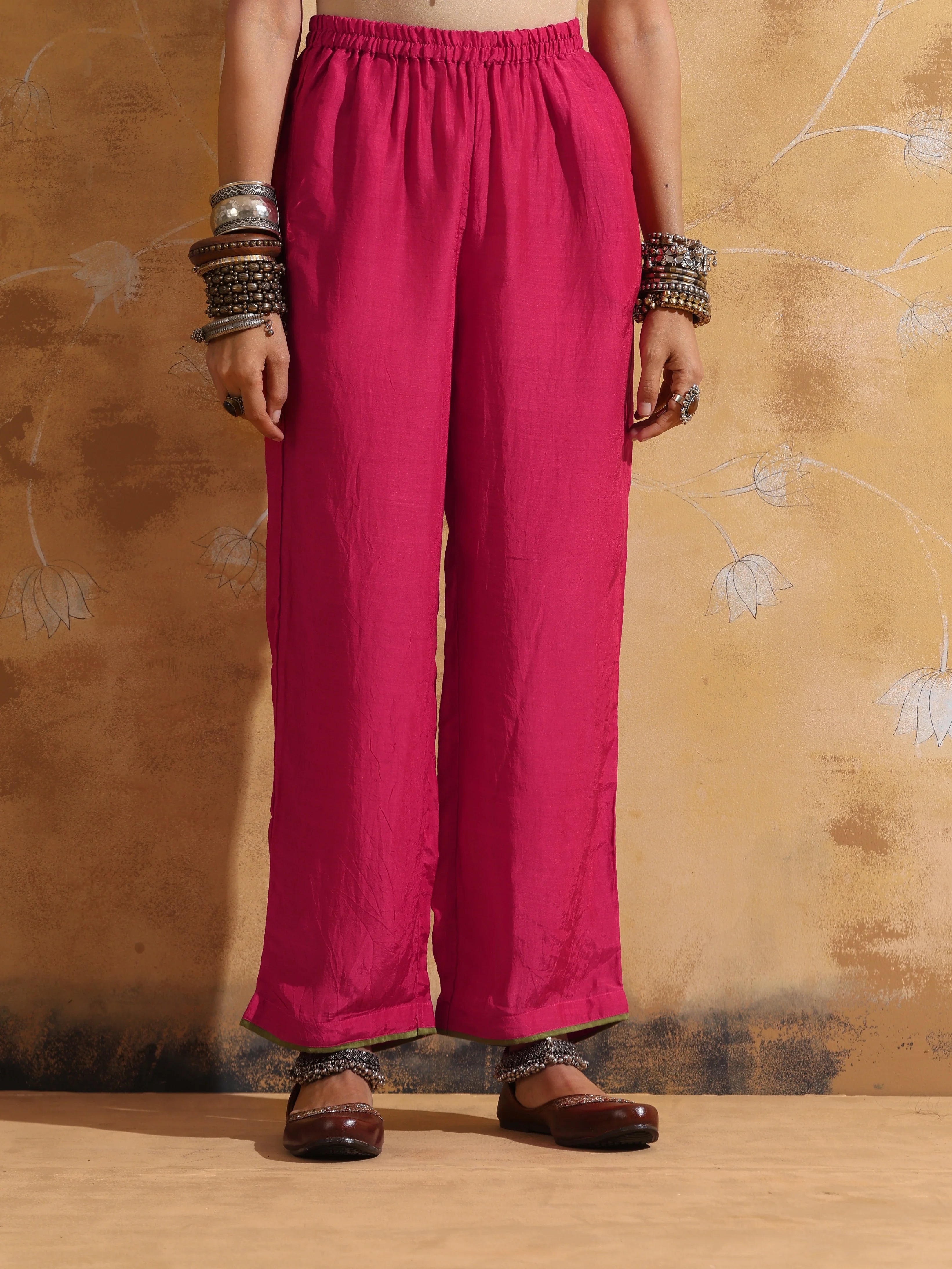 trueBrowns Green Muslin Silk High-Slit Kurta Pant Set