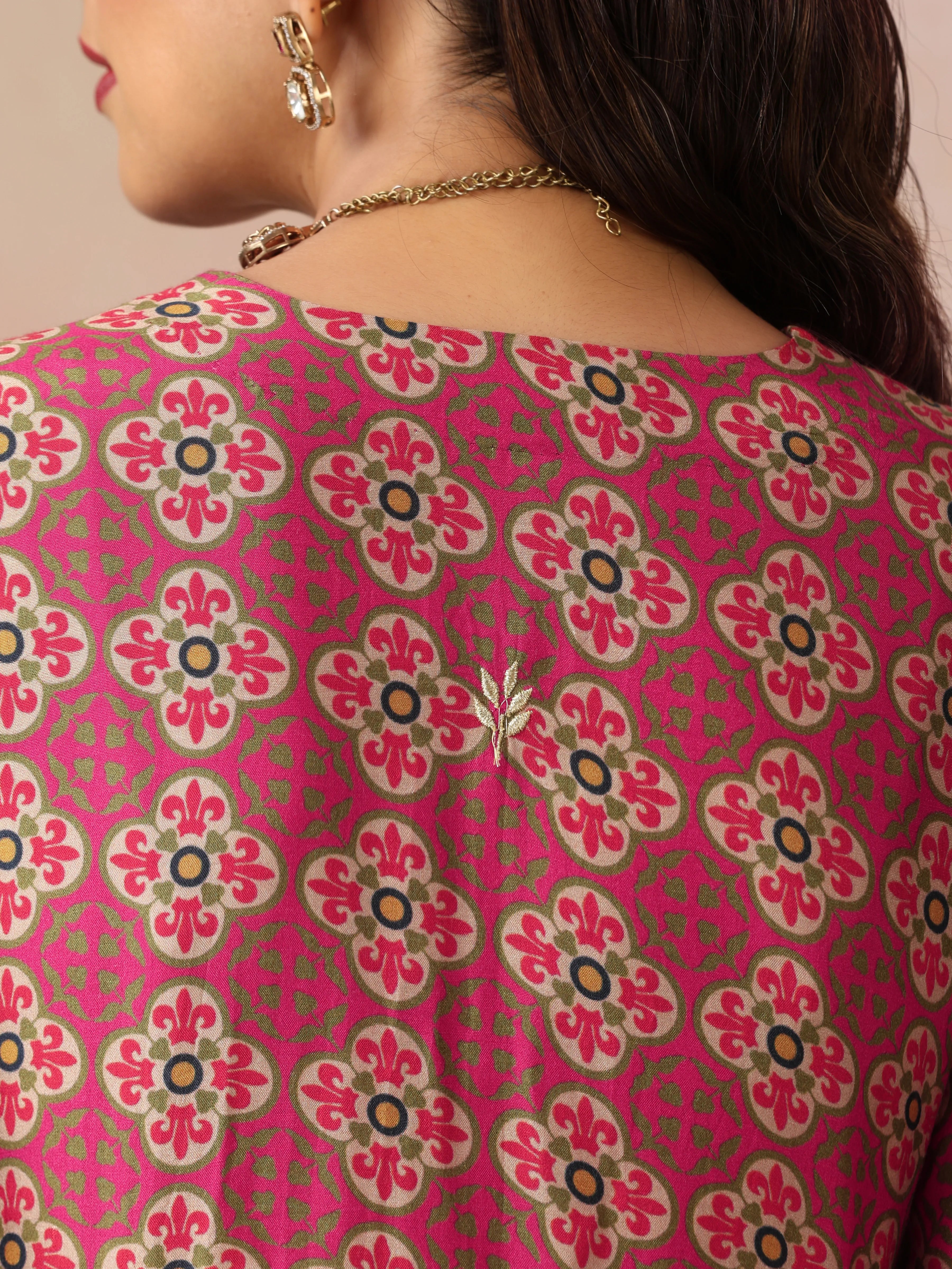 trueBrowns Pink Print Viscose Fit And Flared Kurta Set