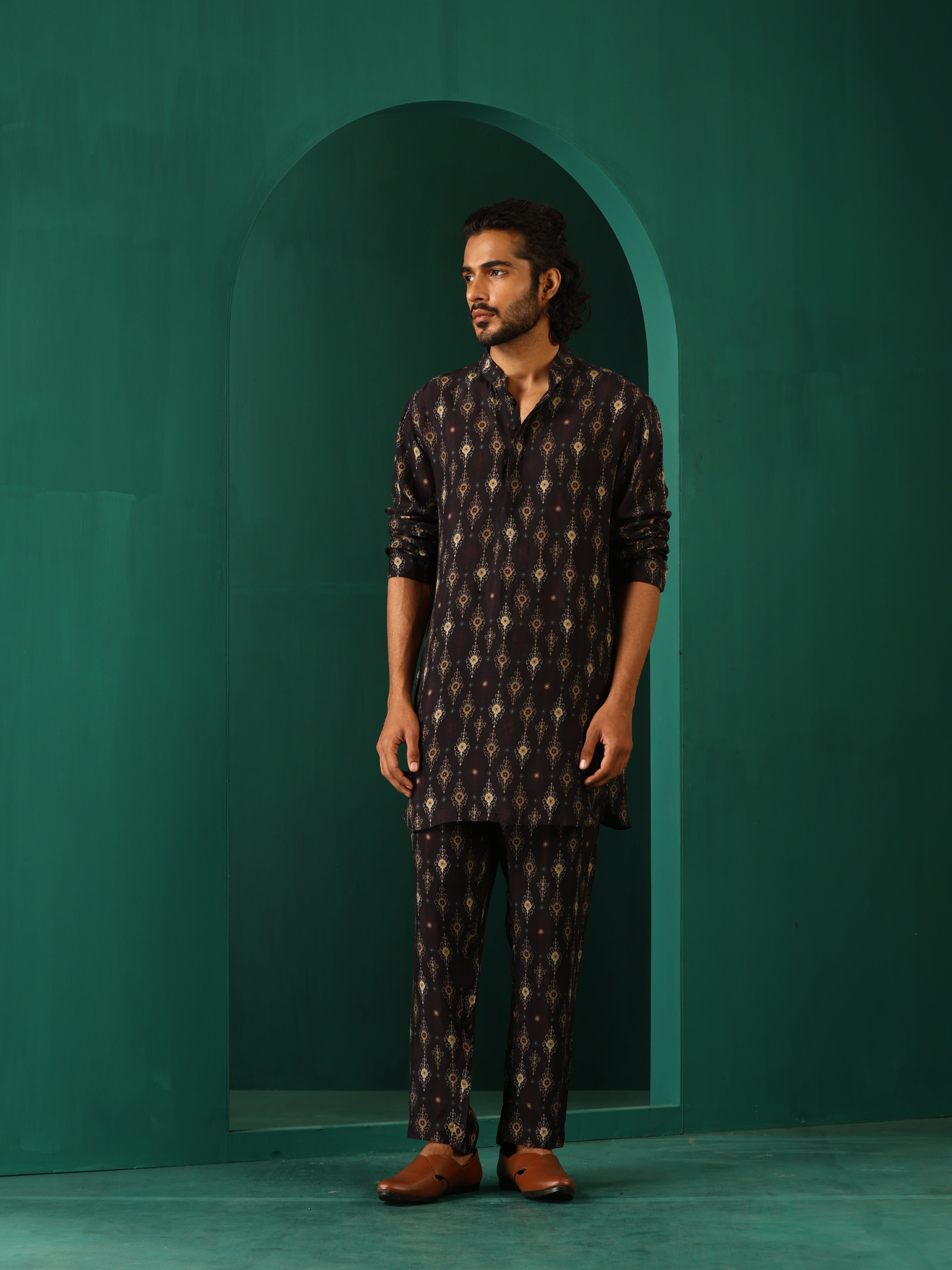 trueBrowns Men's Black Tonal Ikat Muslin Silk Printed Co-ord Set