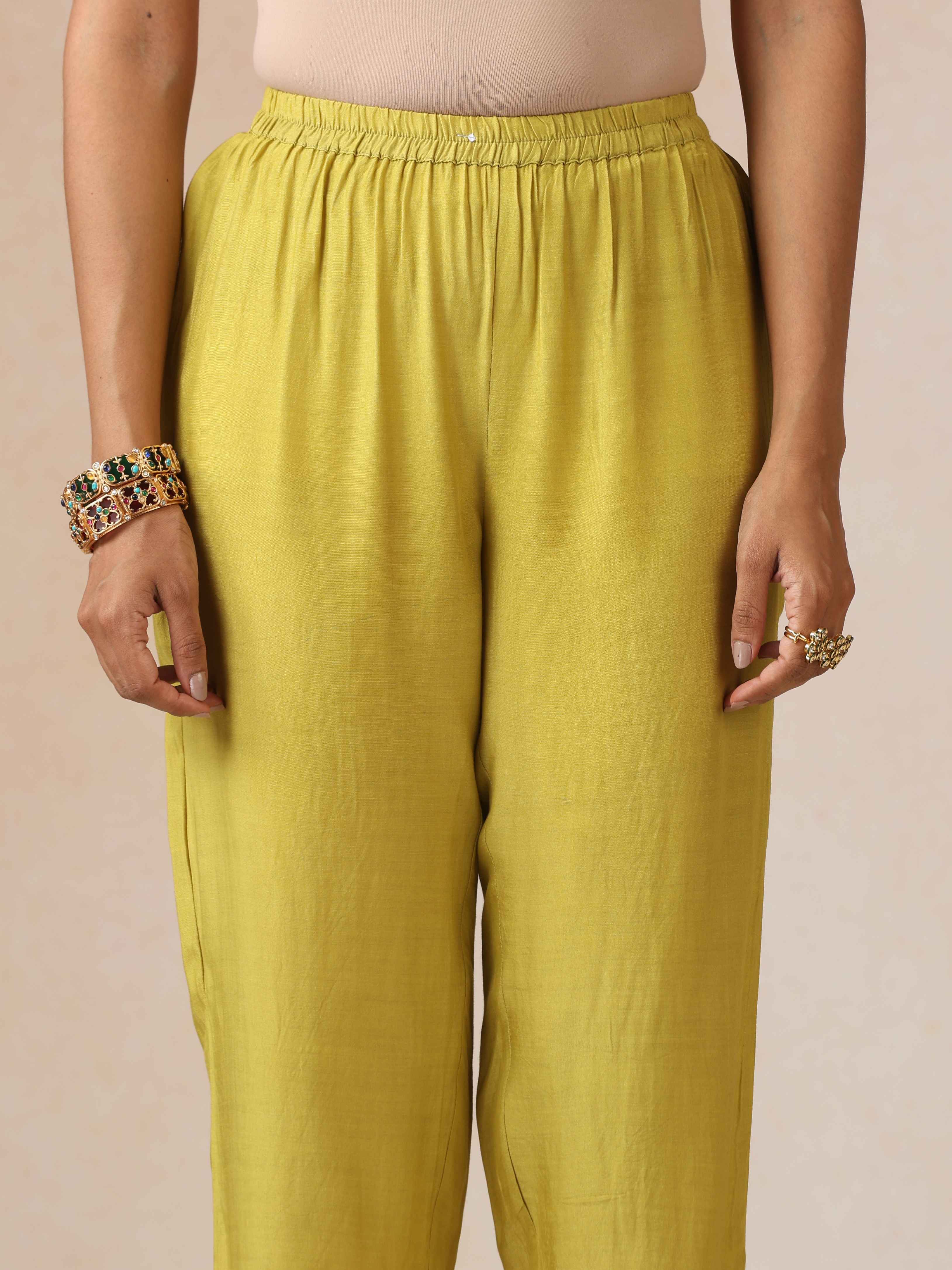 trueBrowns Red Light Green Print Vicose A-line Glass Neck Kurta Set