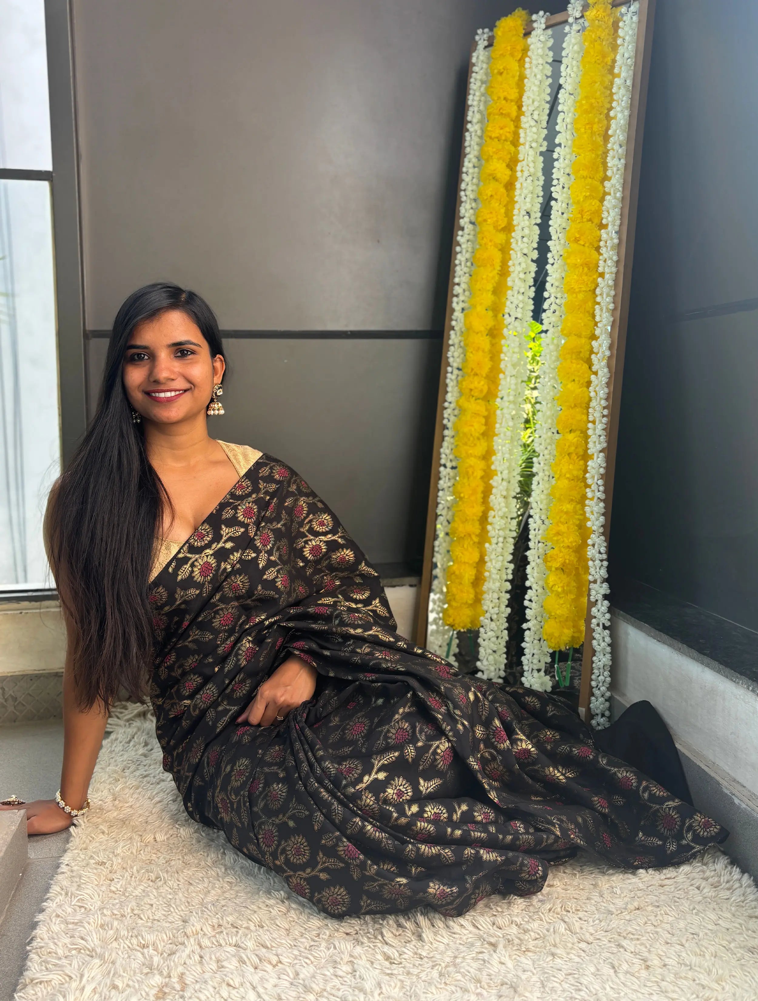 trueBrowns Black Foil Print Saree With Unstitched Blouse