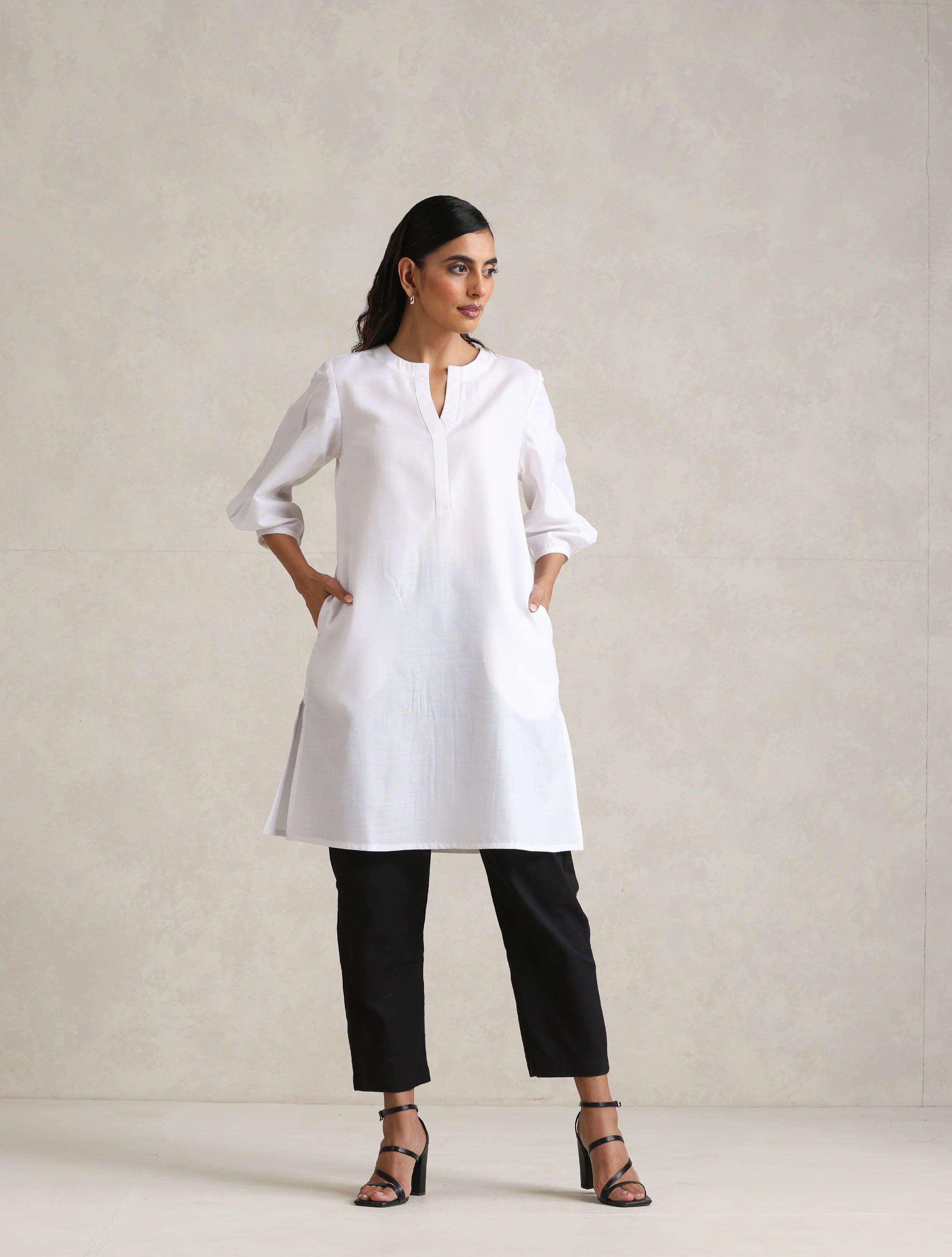 trueBrowns White Cotton Blend Short Kurta