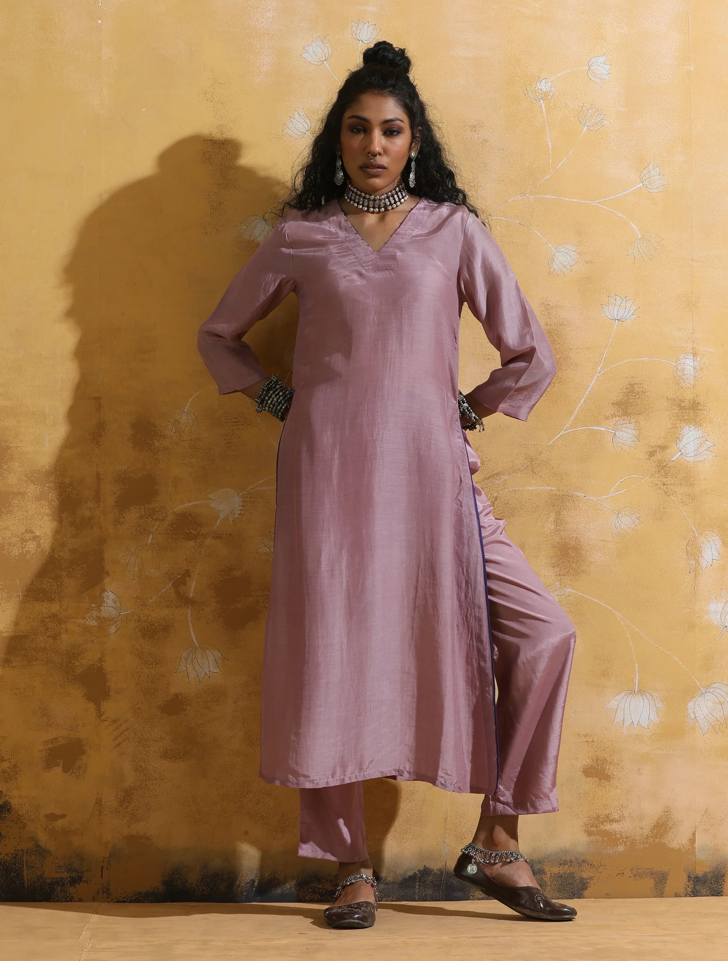 trueBrowns Lilac Muslin Silk High-Slit Kurta Pant Set
