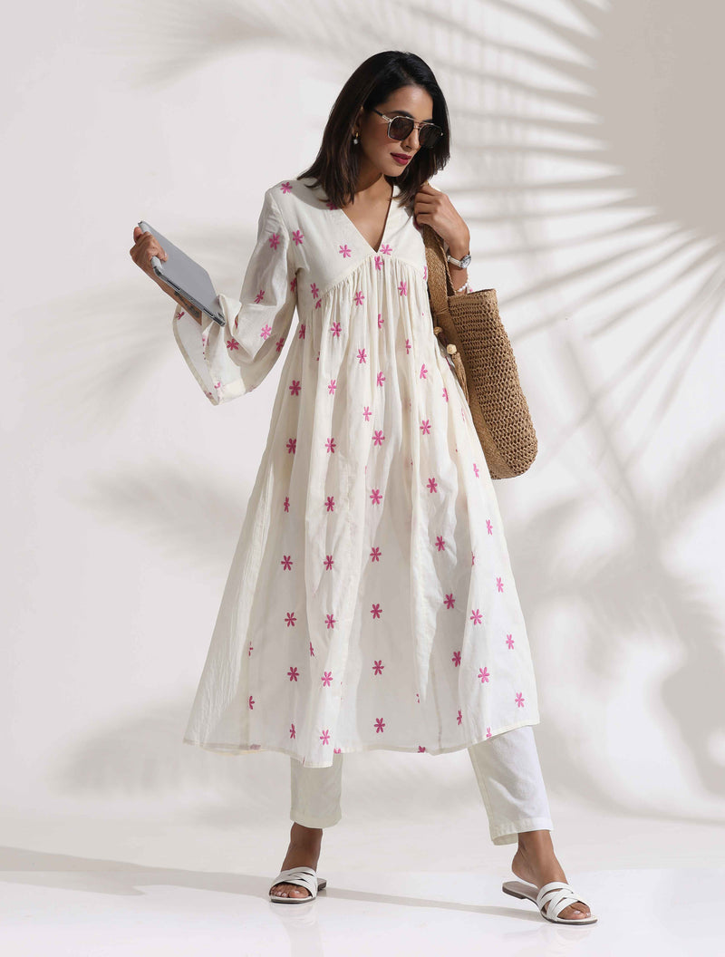 trueBrowns Off-White Cotton Floral Embroidered Flared Kurta Set