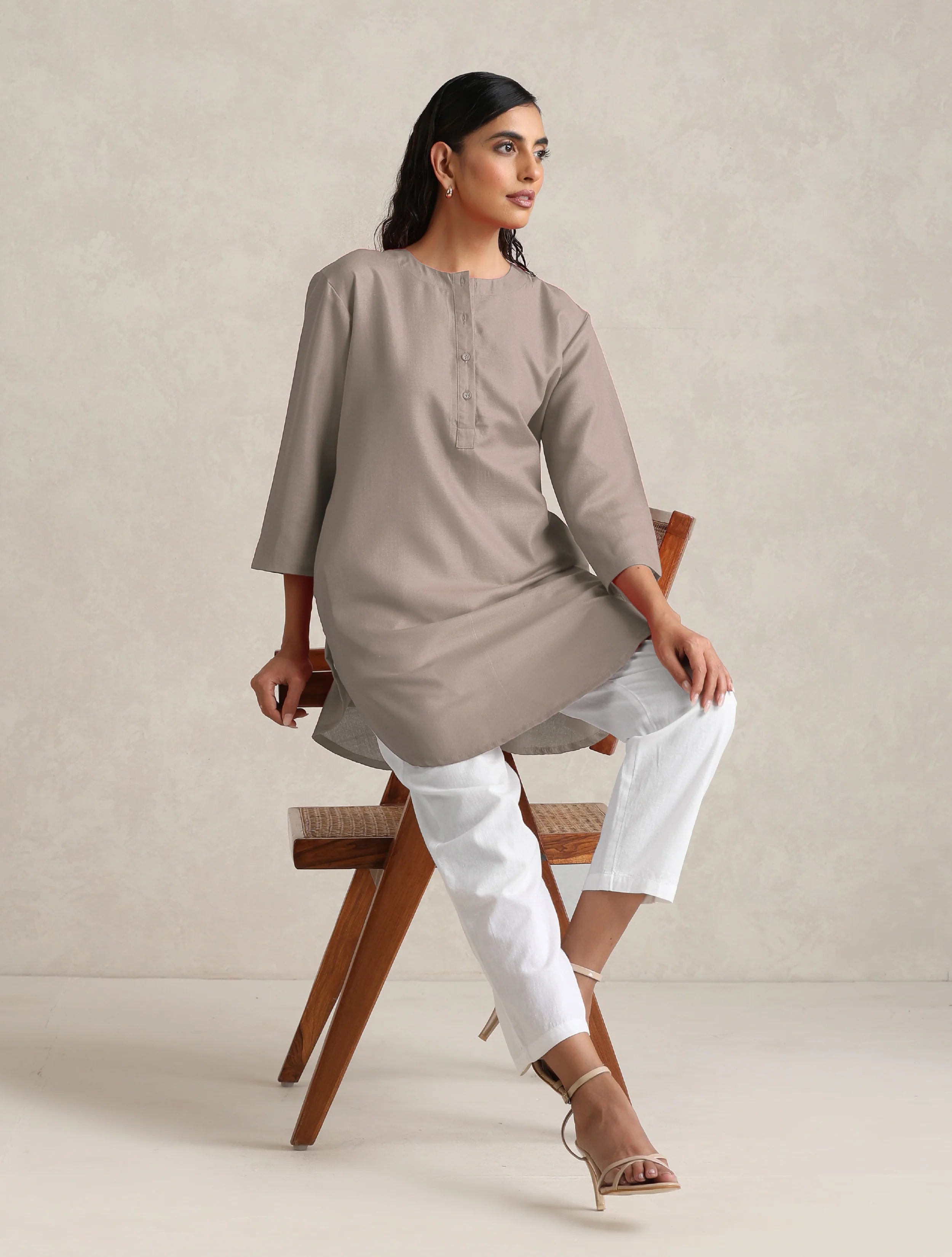 trueBrowns Light Grey Cotton Blend Short Kurta
