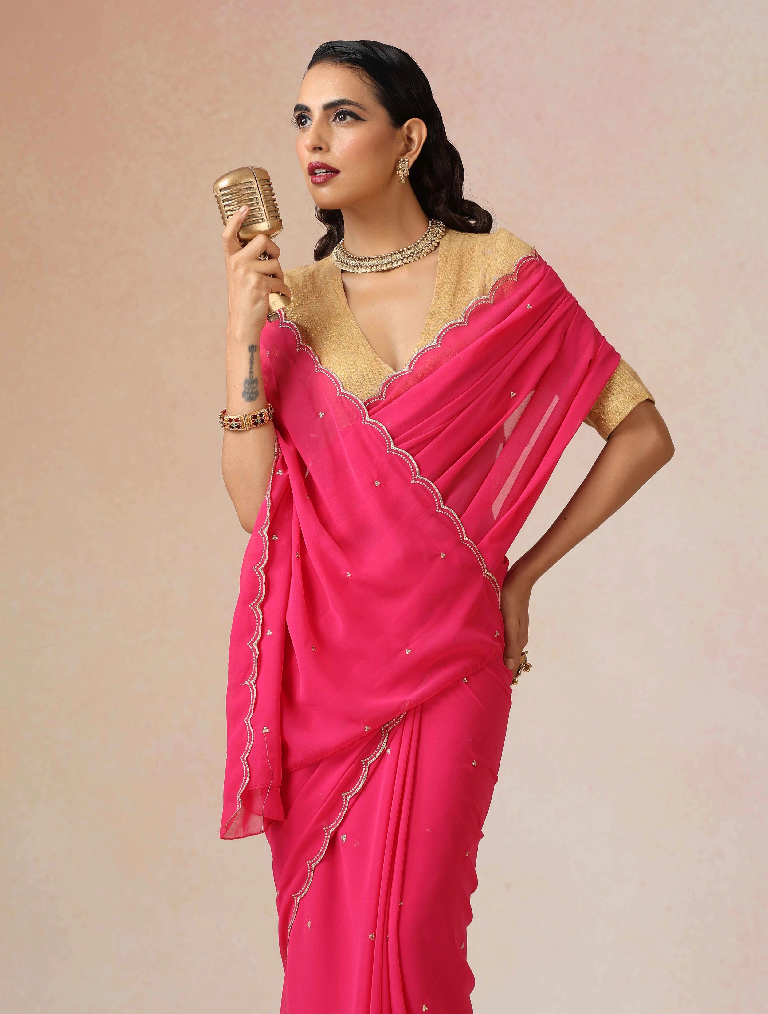 trueBrowns Pink Georgette Embroidered Saree With unstitched Blouse
