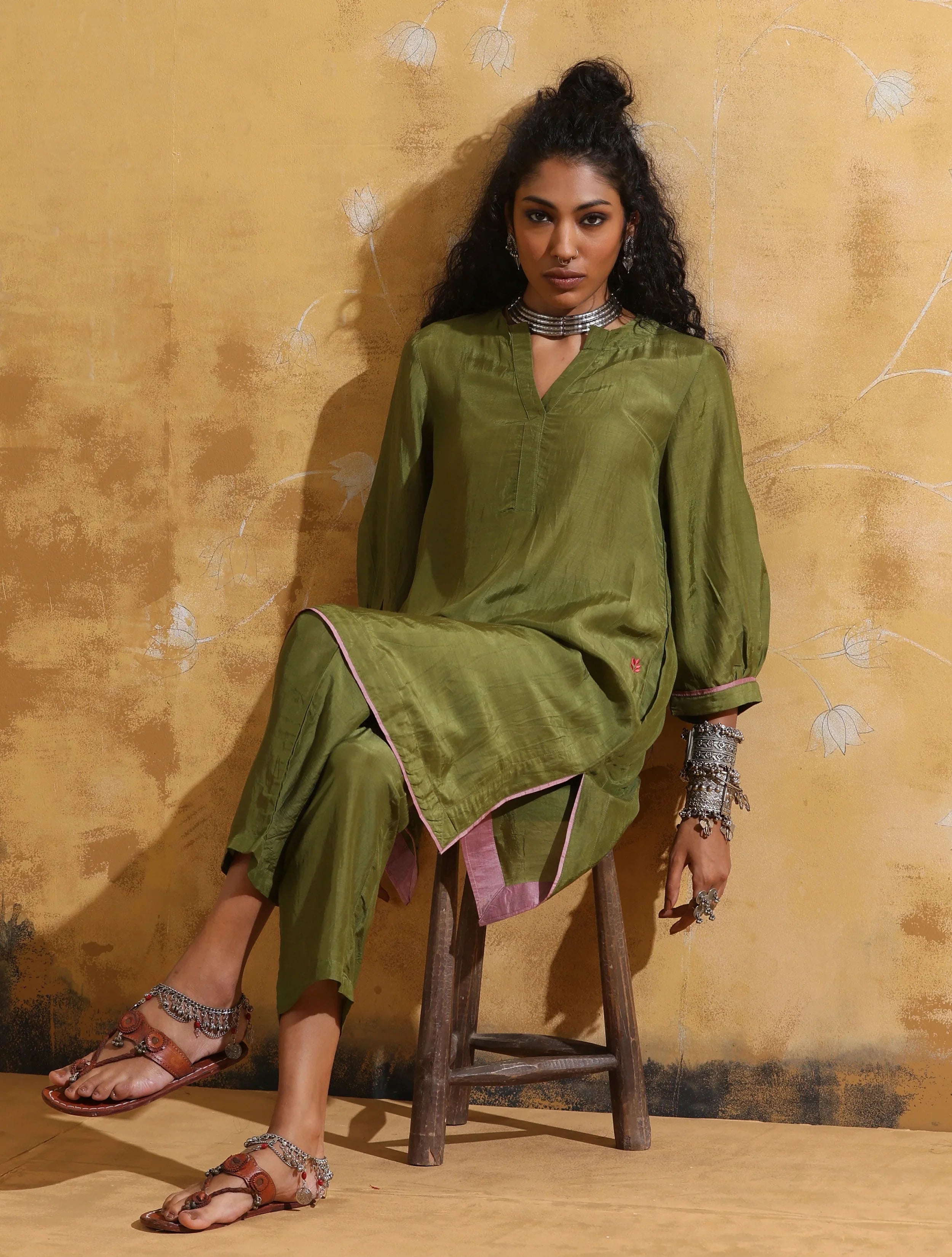 trueBrowns Green Muslin Silk Relaxed Kurta Co-ord Set